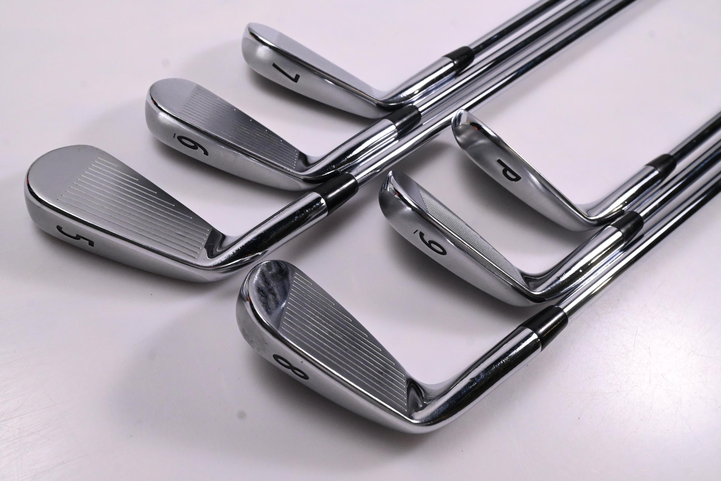 Titleist 712 AP2 Irons / 5-PW / Regular Flex Project X Shafts