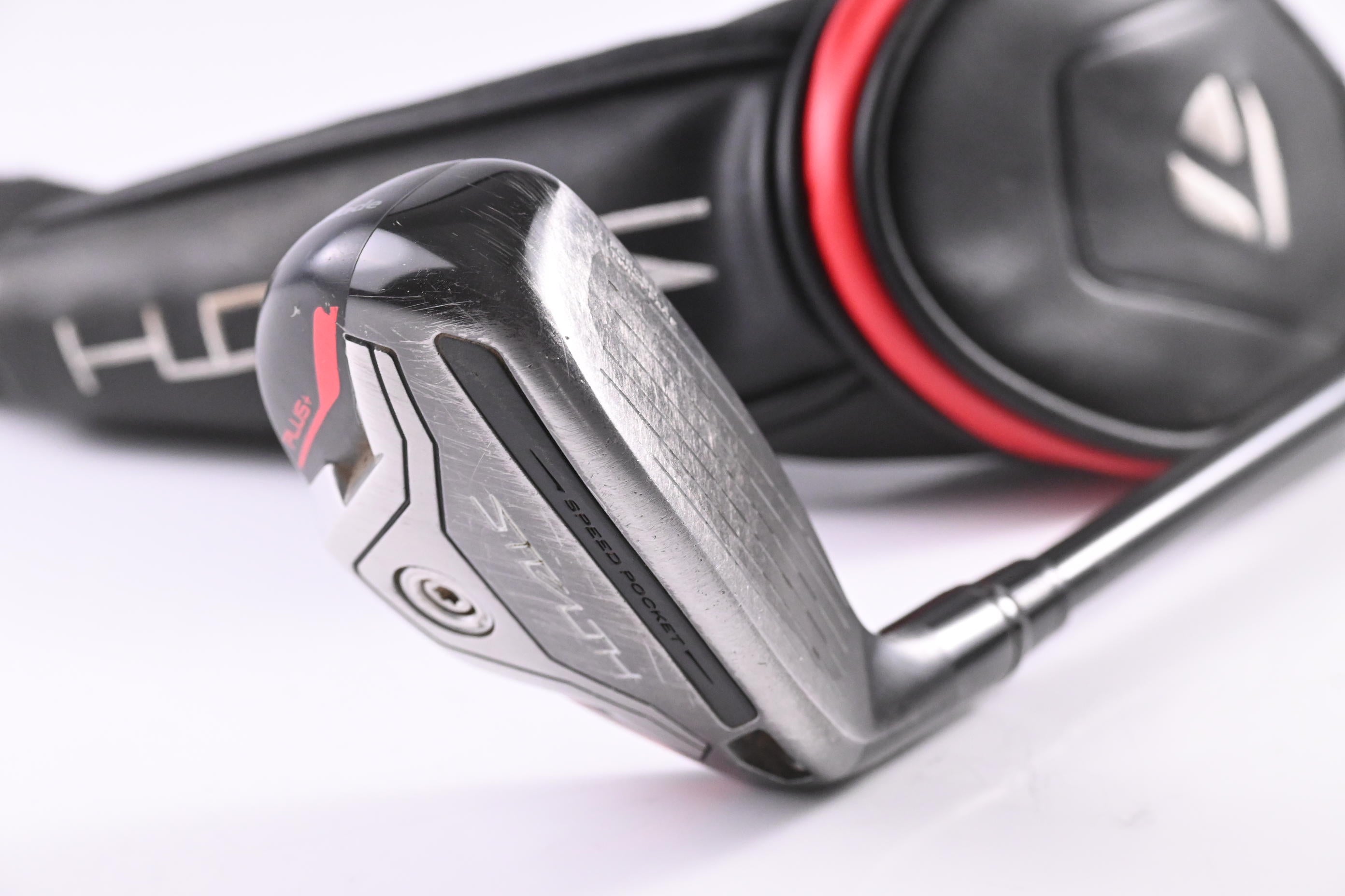 Taylormade Stealth Plus #4 Hybrid / 22 Degree / Regular Flex HZRDUS Smoke Red 70