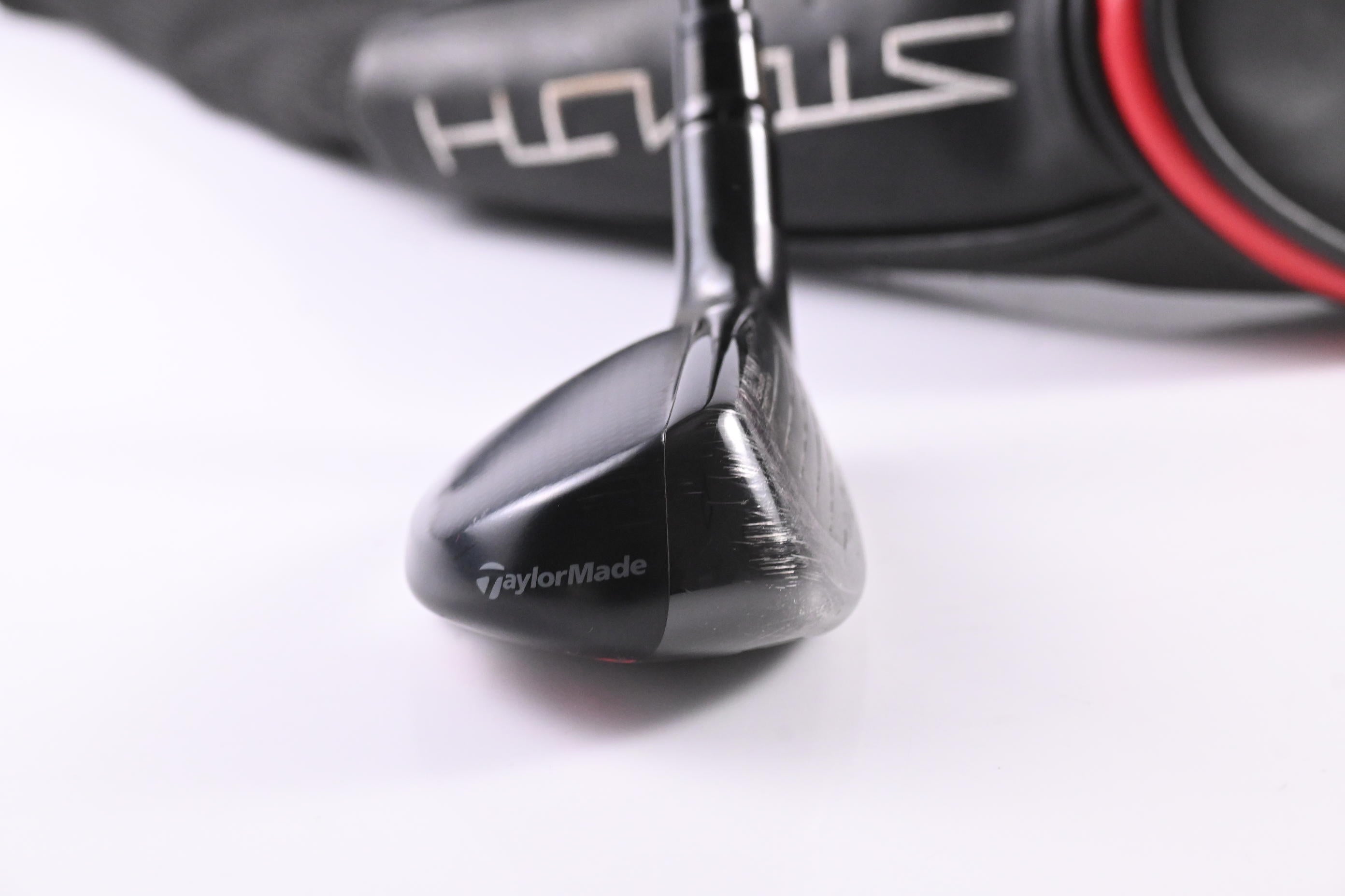 Taylormade Stealth Plus #4 Hybrid / 22 Degree / Regular Flex HZRDUS Smoke Red 70