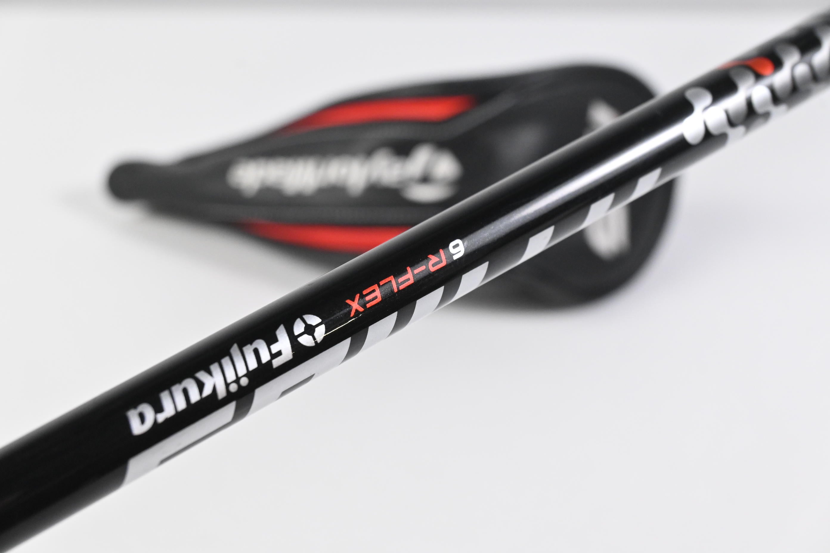 Taylormade M6 #4 Hybrid / 22 Degree / Regular Flex Fujikura Atmos Red 6 Shaft