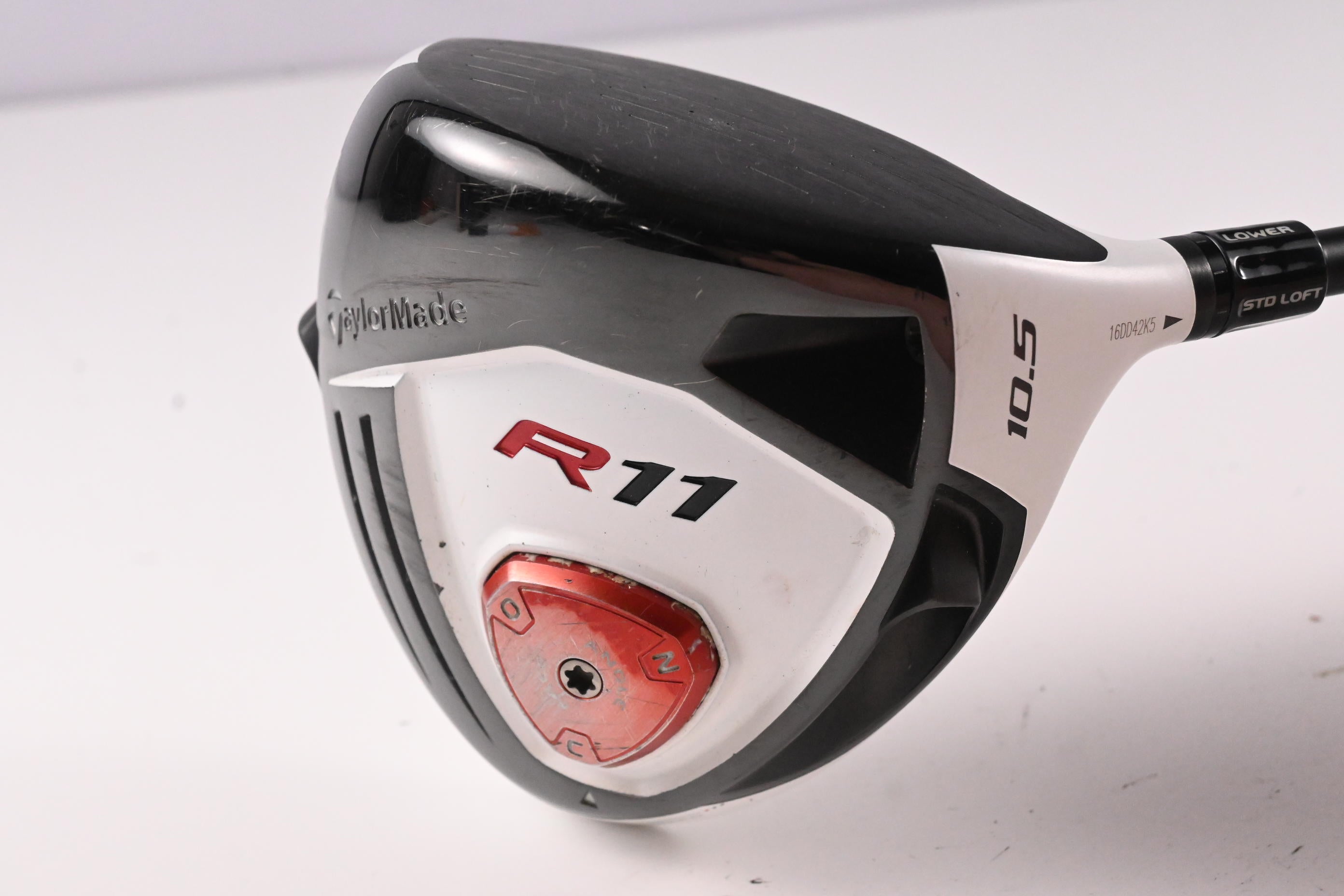 Taylormade R11 Driver / 10.5 Degree / Stiff Flex Fujikura Blur 60 Shaft
