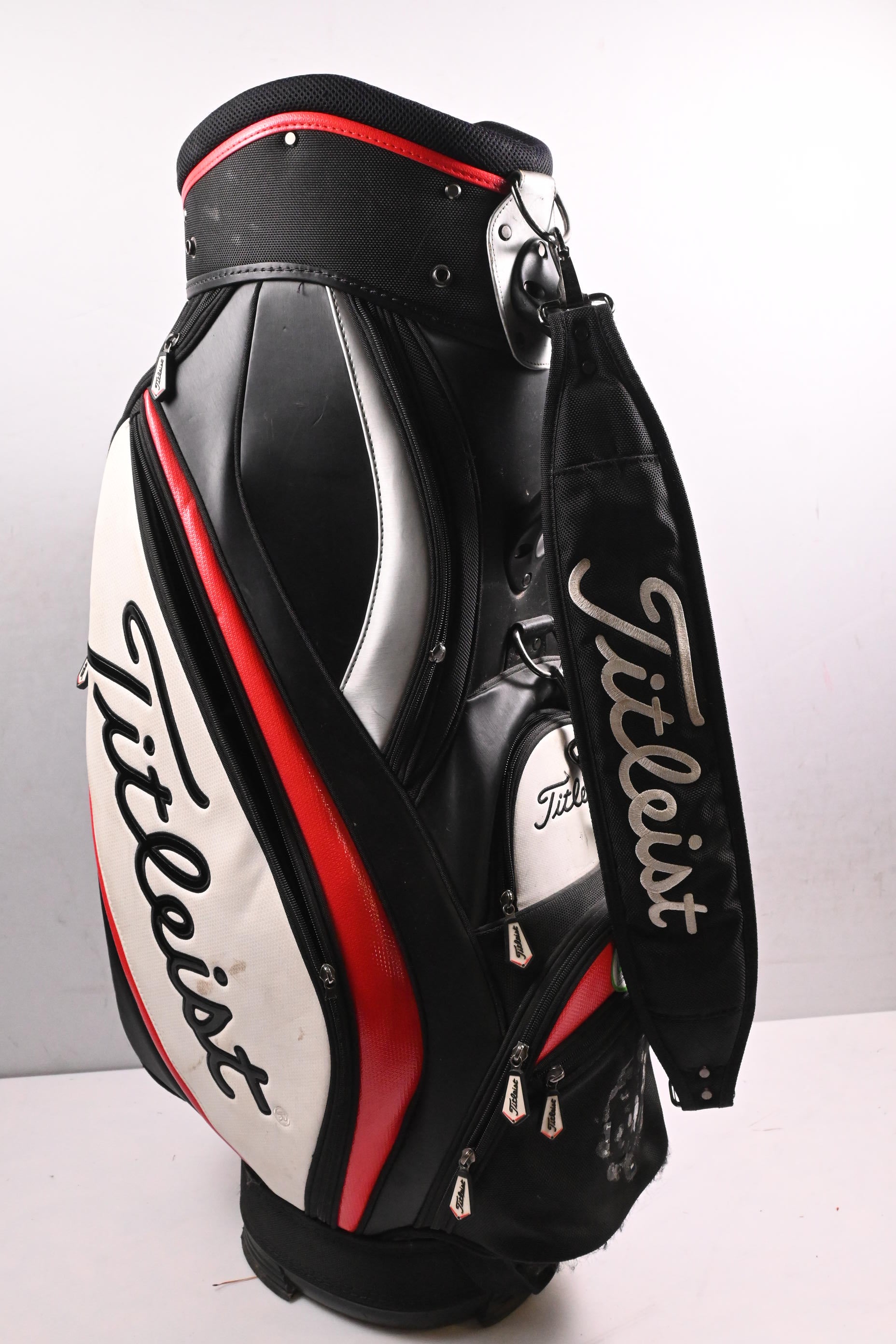 Titleist Tour Bag / 6-Way Divider / Black, White, Red
