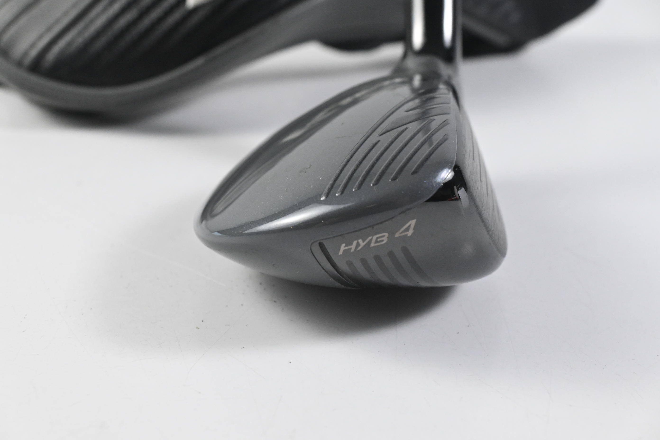 Cobra King F8 #4 Hybrid / 22 Degree / Regular Flex Aldila Rogue Pro 75 Shaft