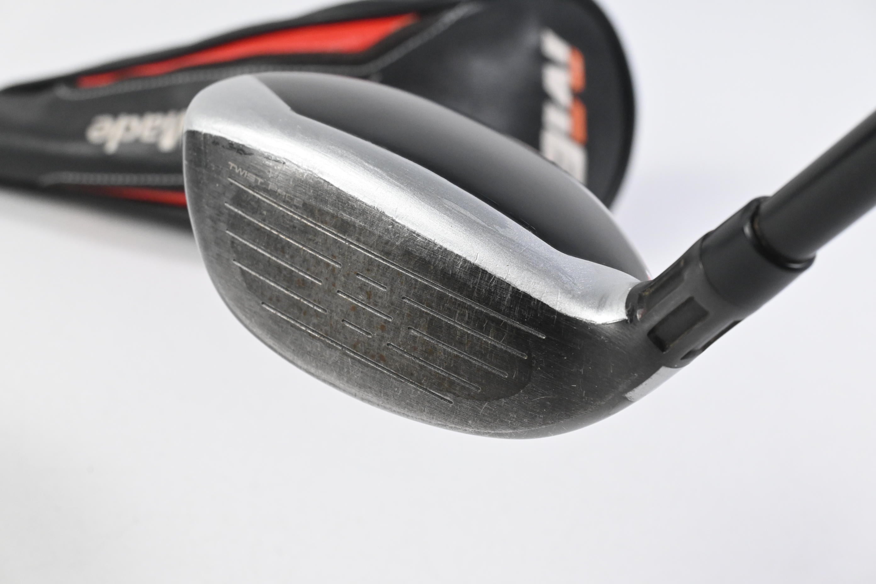 Taylormade M6 #6 Hybrid / 28 Degree / Regular Flex Fujikura Atmos Red 6 Shaft