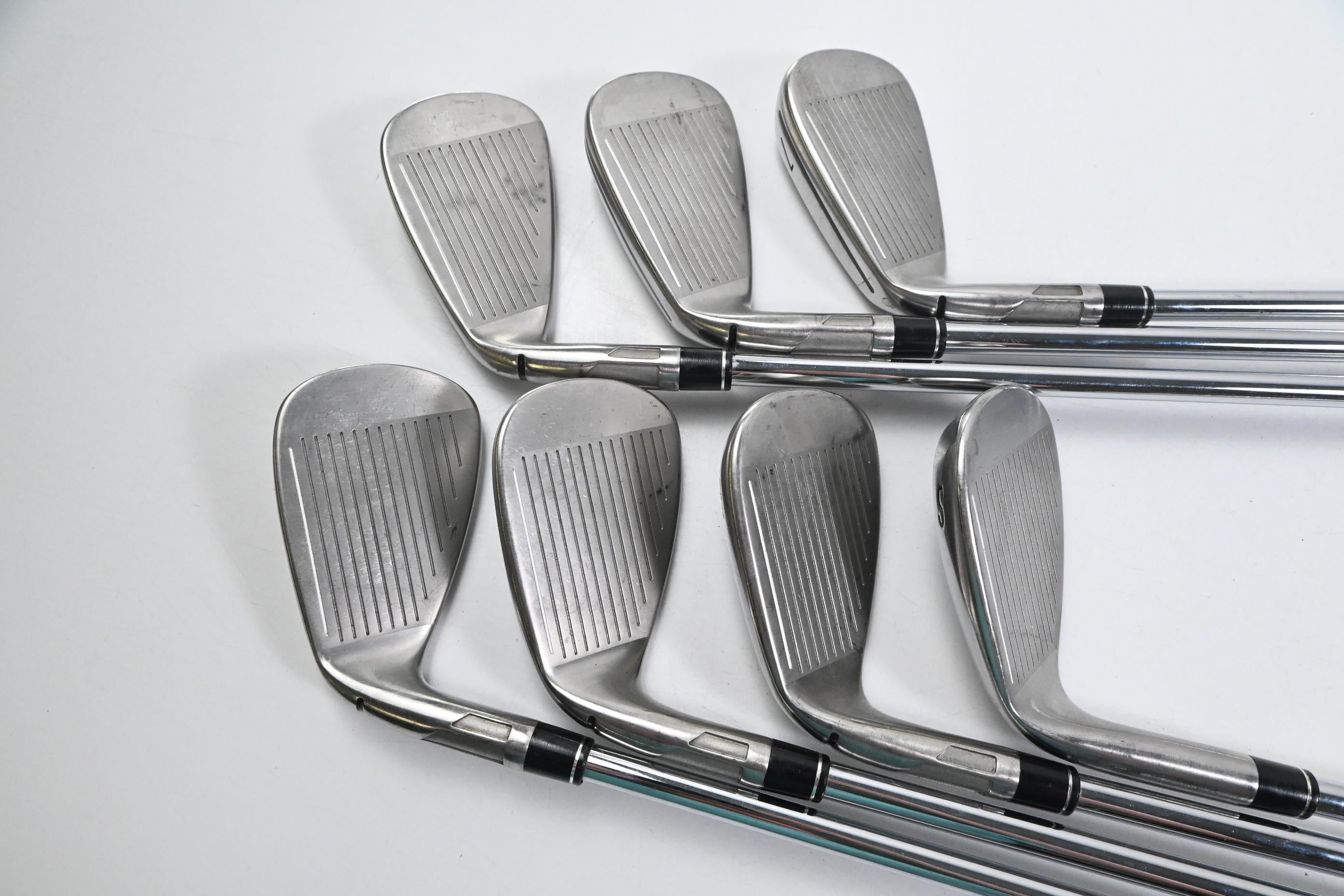 Taylormade SIM2 Max Irons / 5-PW+SW / Regular Flex KBS MAX MT 85 Shafts