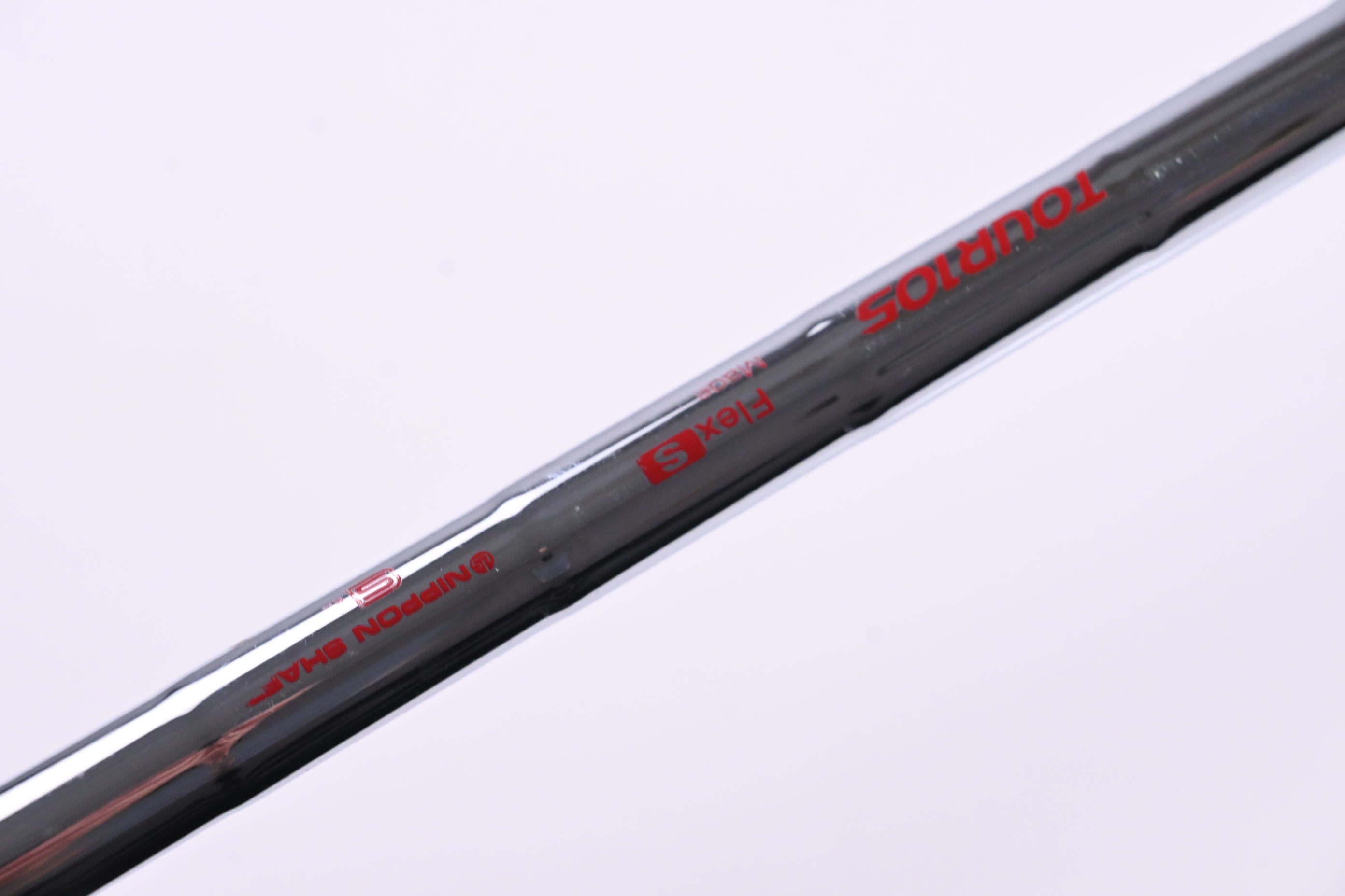 Titleist T250.U Utility #2 Iron / 18 Degree / Stiff Flex N.S.Pro Modus3 Tour 105
