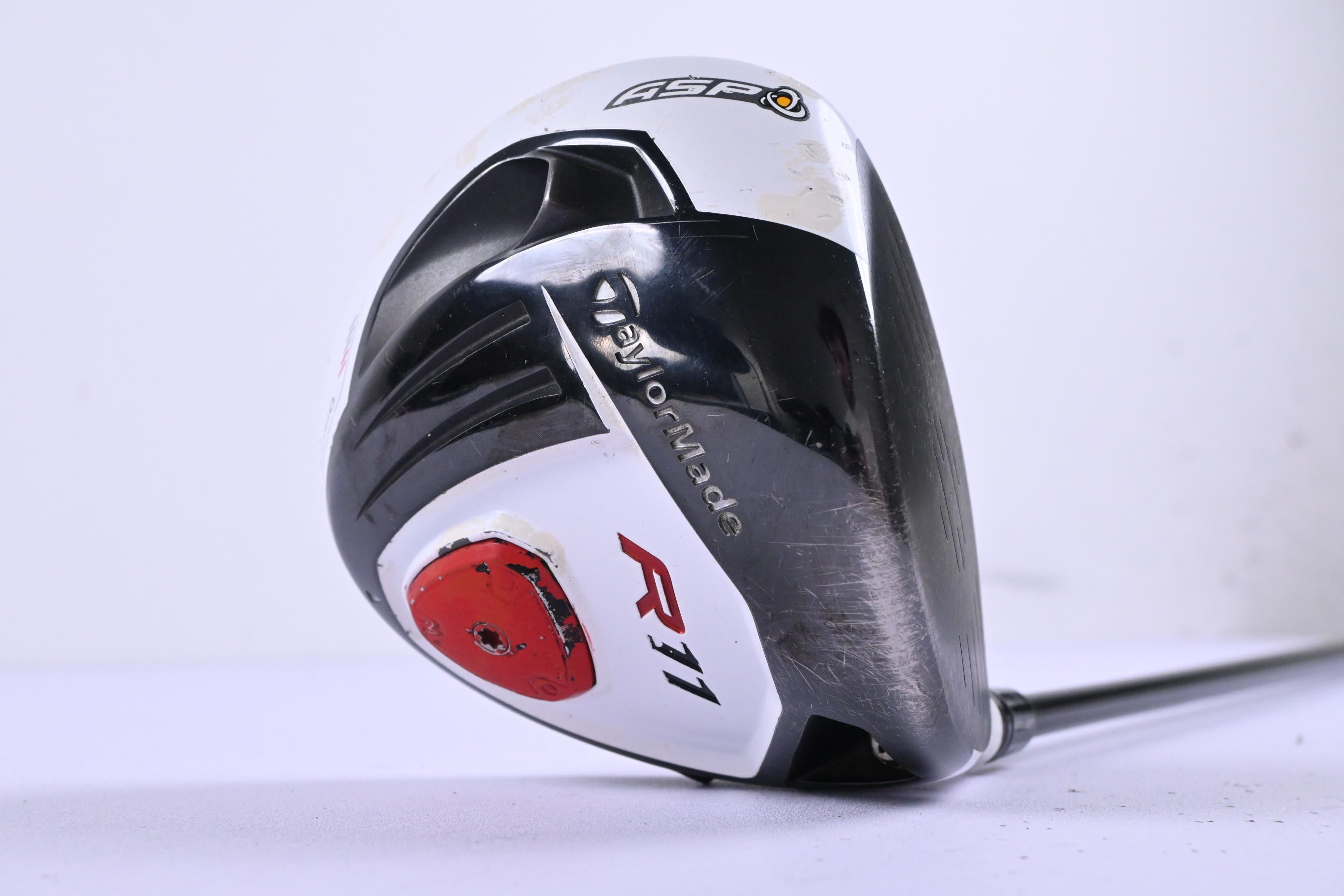 Taylormade R11 Driver / 10.5 Degree / Regular Flex Fujikura R11 Blur 60 Shaft