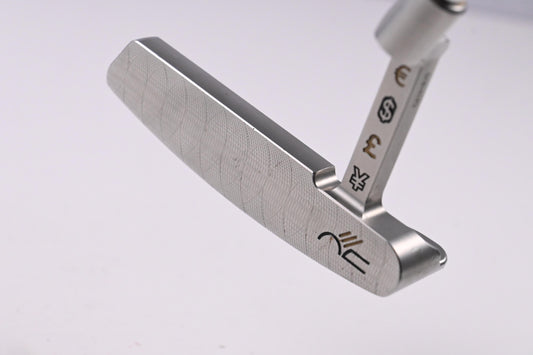 Never Compromise Dinero Series 303 Putter / 35 Inch