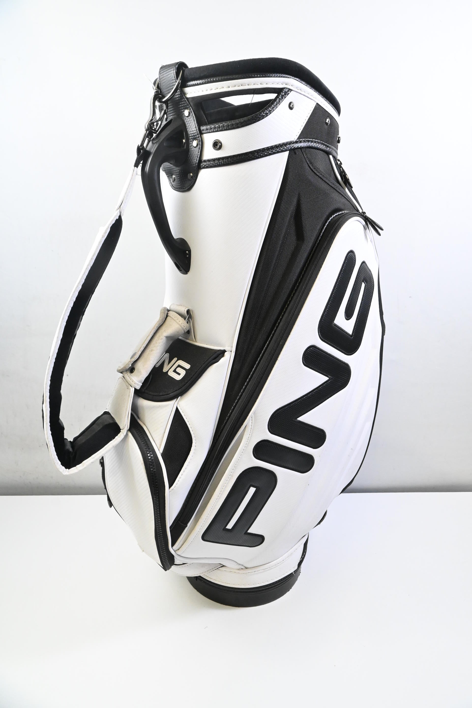 Ping Staff Tour Bag / 6-Way Divider / White, Black
