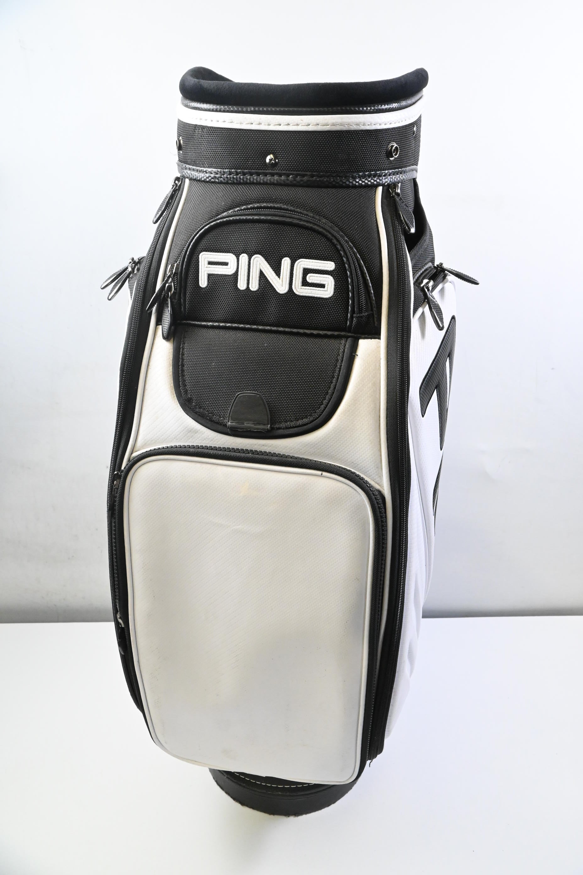 Ping Staff Tour Bag / 6-Way Divider / White, Black