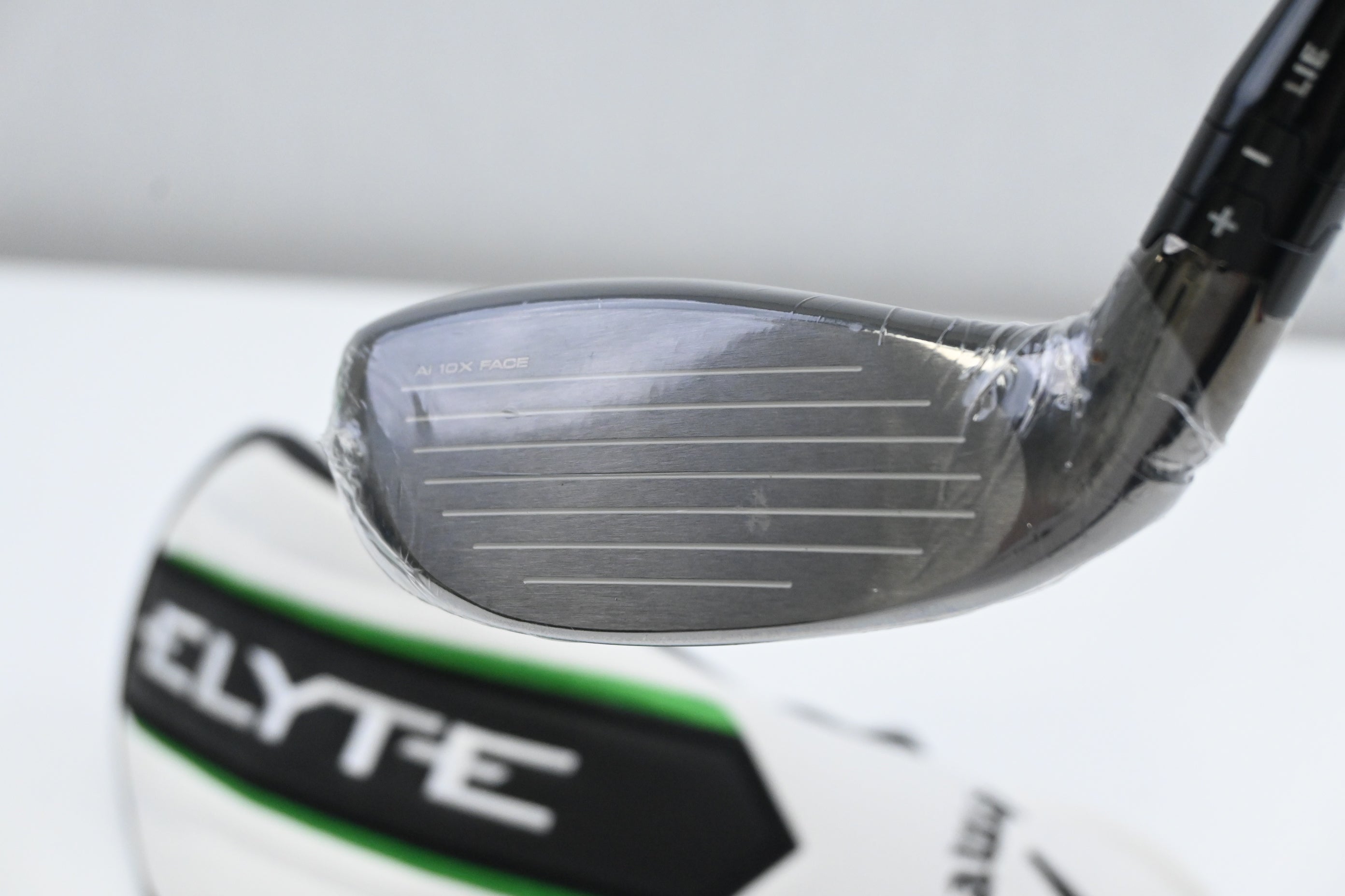 Callaway Elyte X #4 Hybrid / 21 Degree / Regular Flex Denali Charcoal 60 Shaft