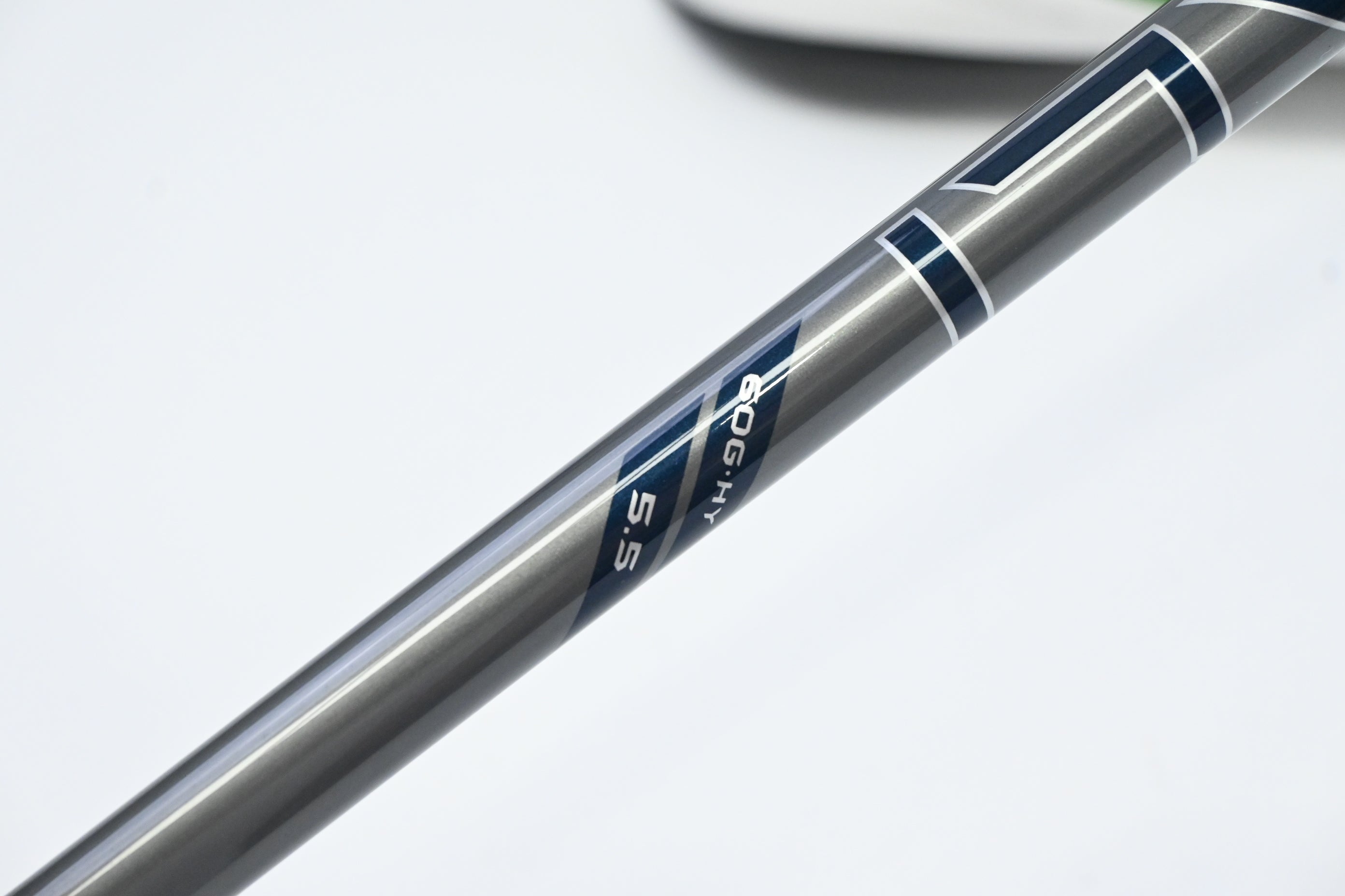 Callaway Elyte X #4 Hybrid / 21 Degree / Regular Flex Denali Charcoal 60 Shaft