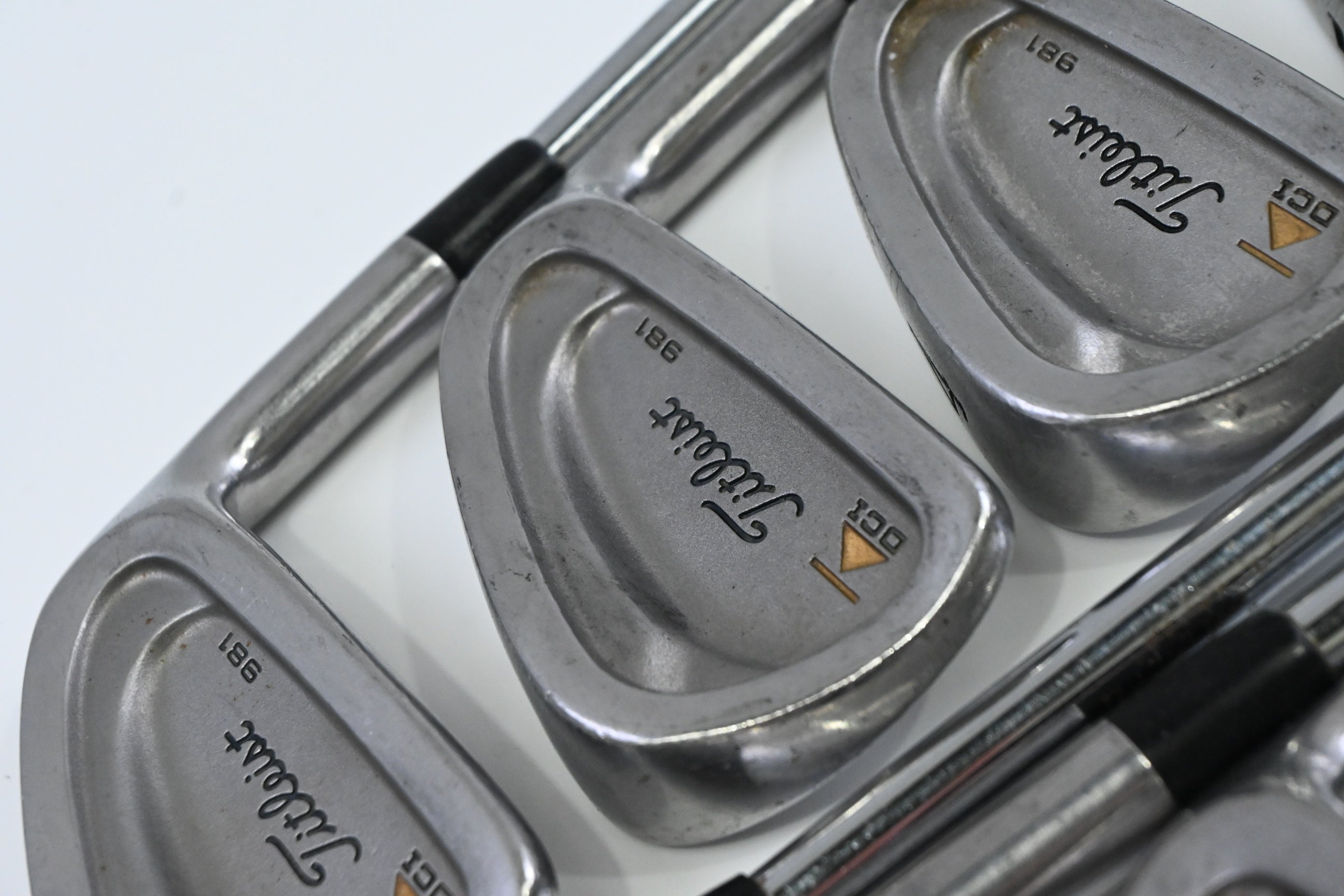 Titleist DCI 981 Irons / 2-PW / Stiff Flex Dynamic Gold S300 Shafts