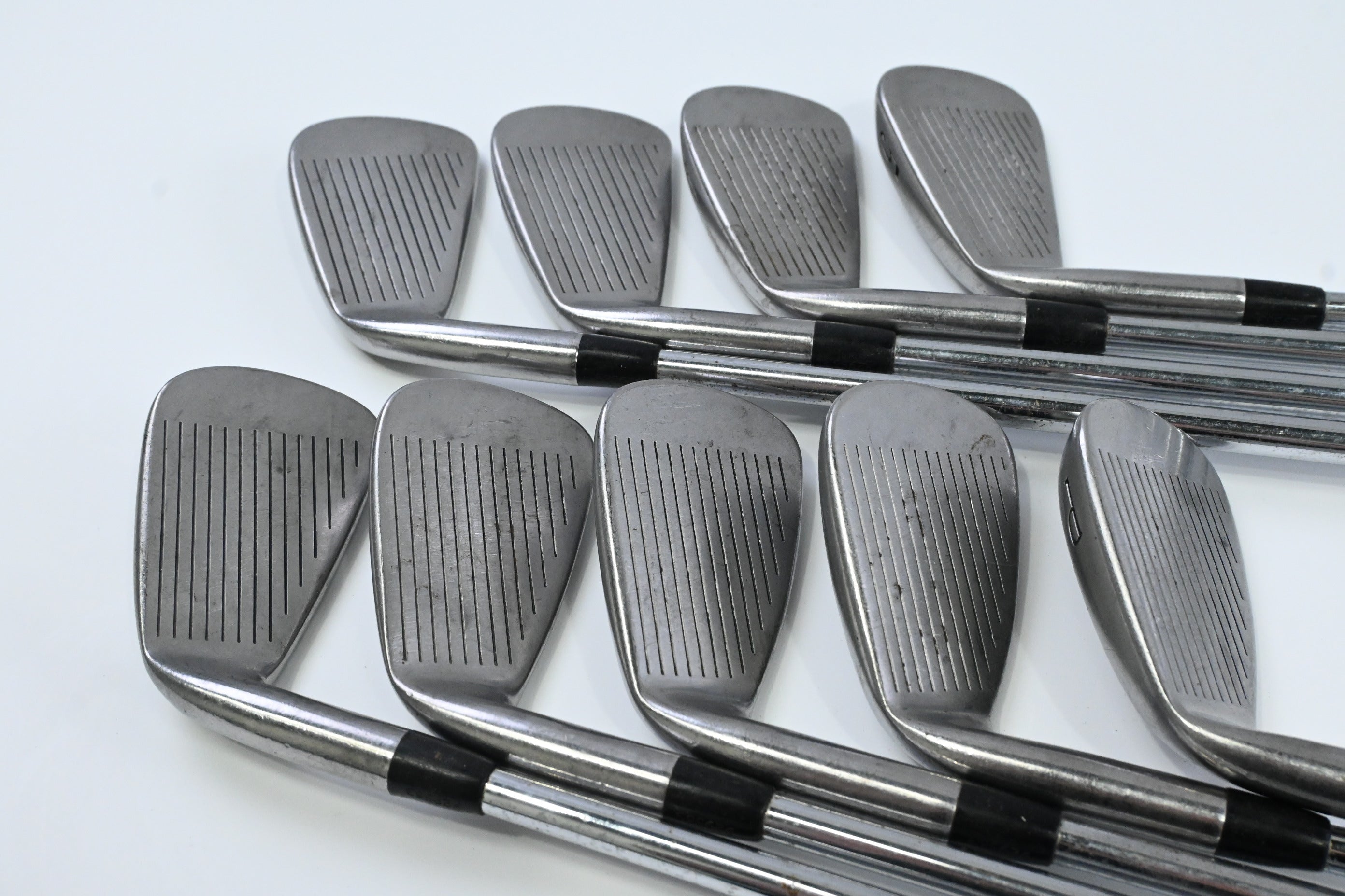 Titleist DCI 981 Irons / 2-PW / Stiff Flex Dynamic Gold S300 Shafts