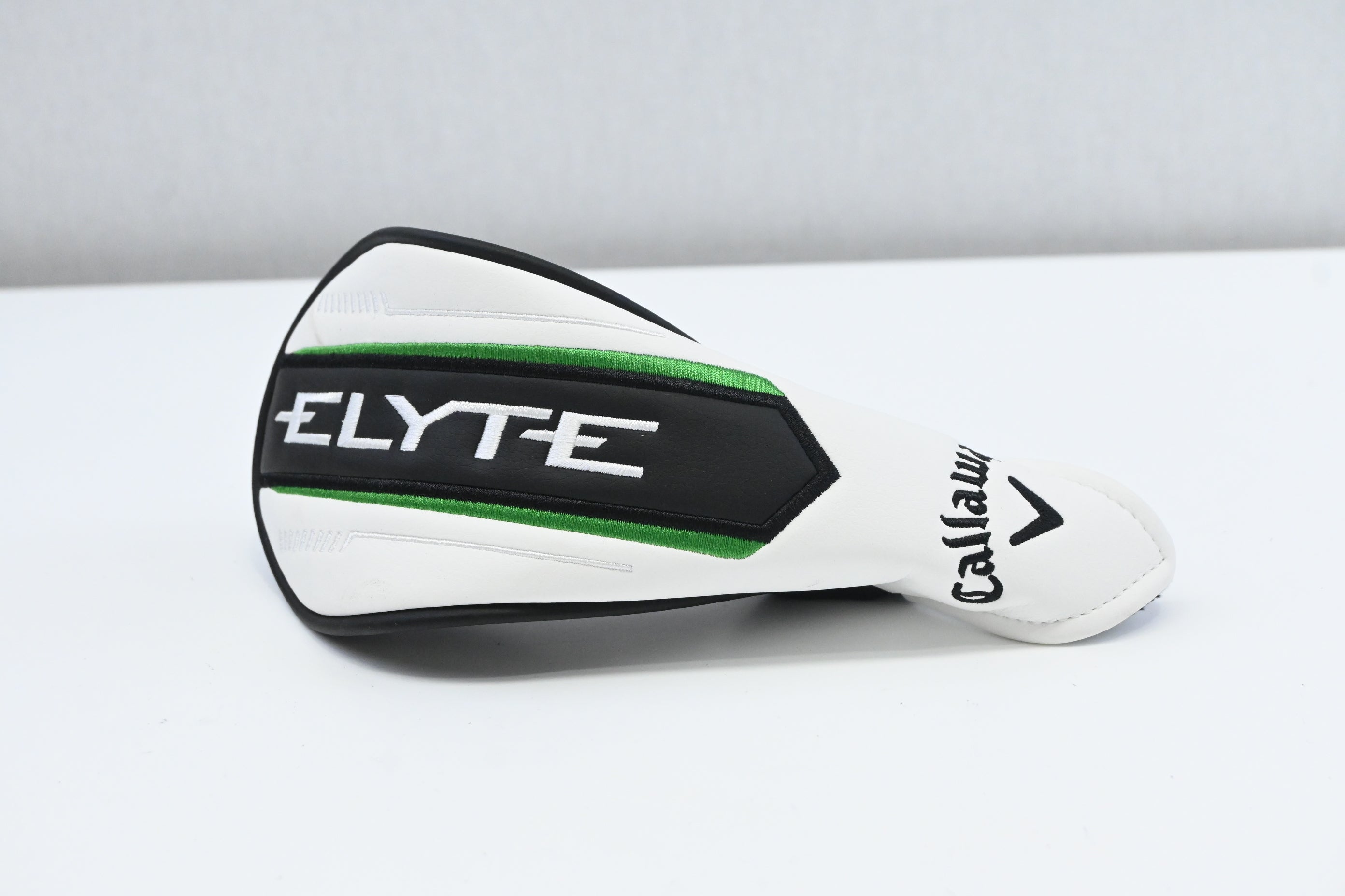 Callaway Elyte X #4 Hybrid / 21 Degree / Regular Flex Denali Charcoal 60 Shaft