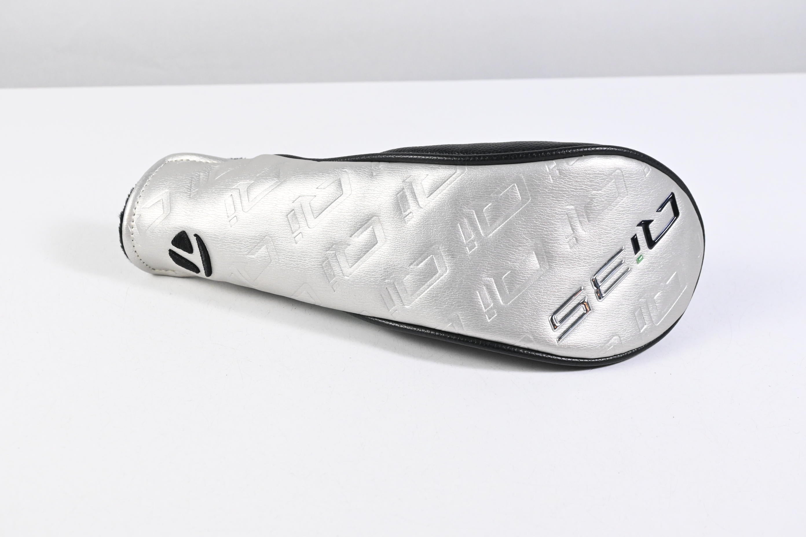 Taylormade Qi35 #4 Hybrid / 22 Degree / Stiff Flex Fujikura Ventus Blue 7 Shaft