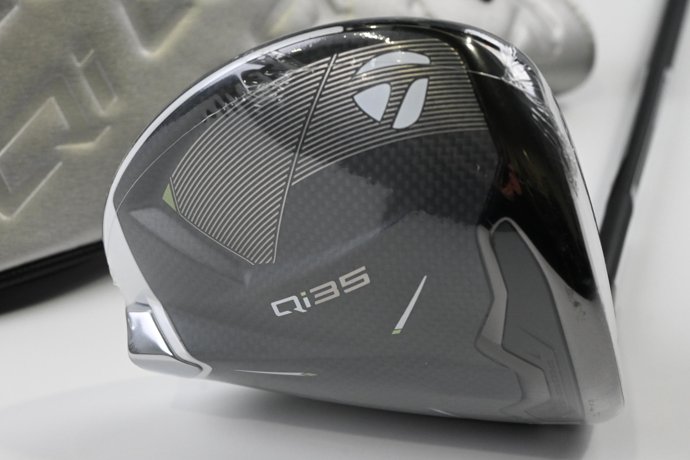 Taylormade Qi35 Driver / 12 Degree / Regular Flex Vanquish 4 Shaft