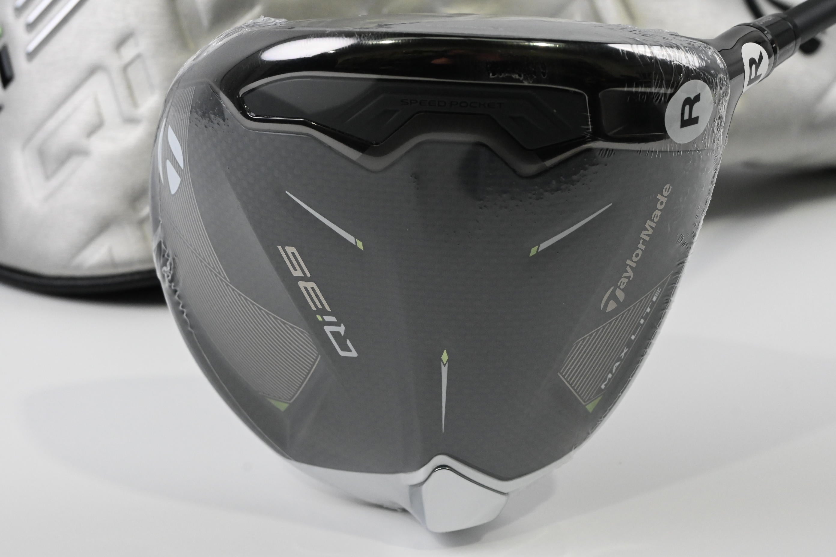 Taylormade Qi35 Driver / 12 Degree / Regular Flex Vanquish 4 Shaft