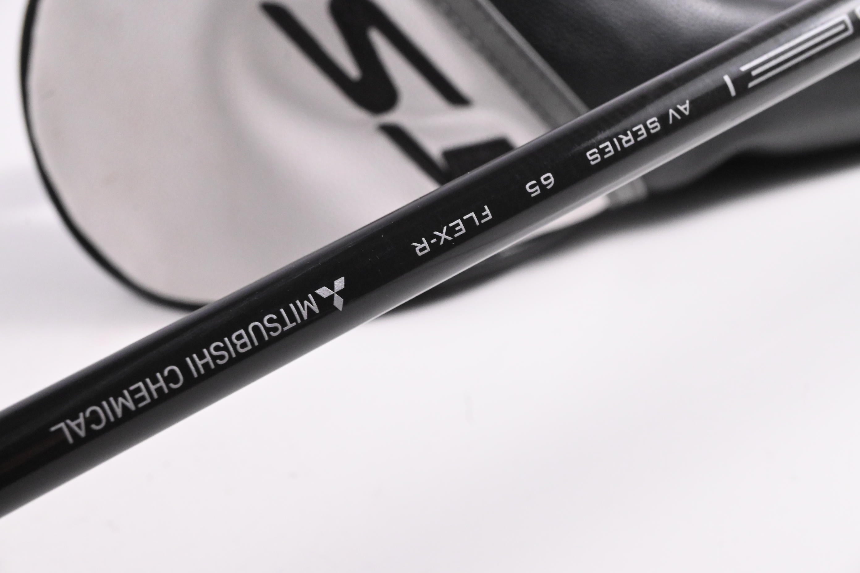 Titleist TSR2 #3 Wood / 15 Degree / Regular Flex Tensei AV Blue 65 Shaft