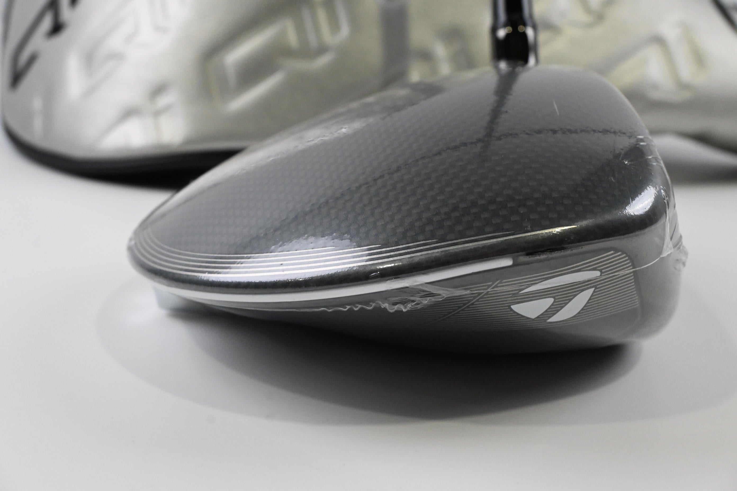 Taylormade Qi35 Driver / 12 Degree / Regular Flex Vanquish 4 Shaft