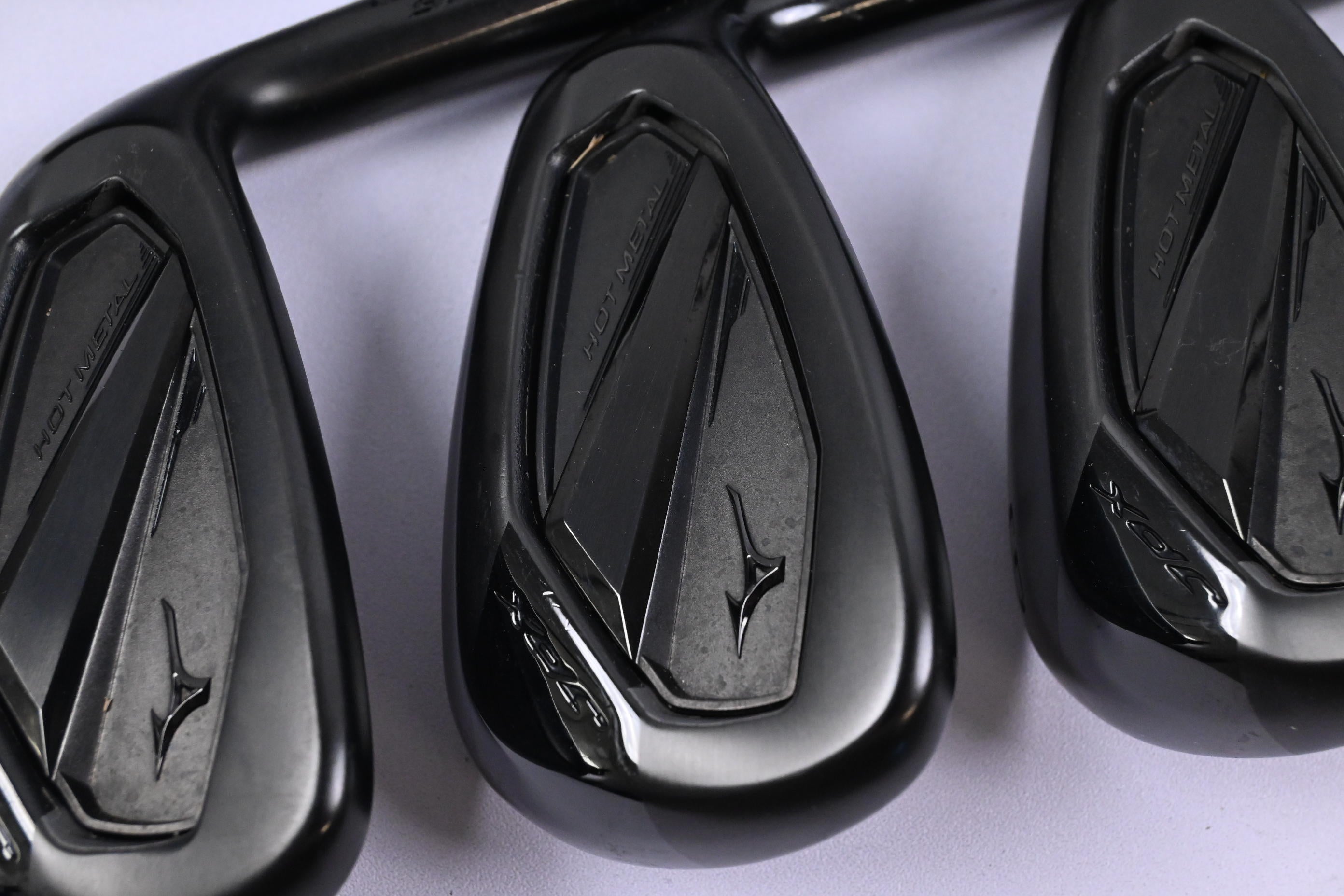 Mizuno JPX 925 Hot Metal Black Irons / 6-PW+GW / Regular Flex Recoil Dart 60