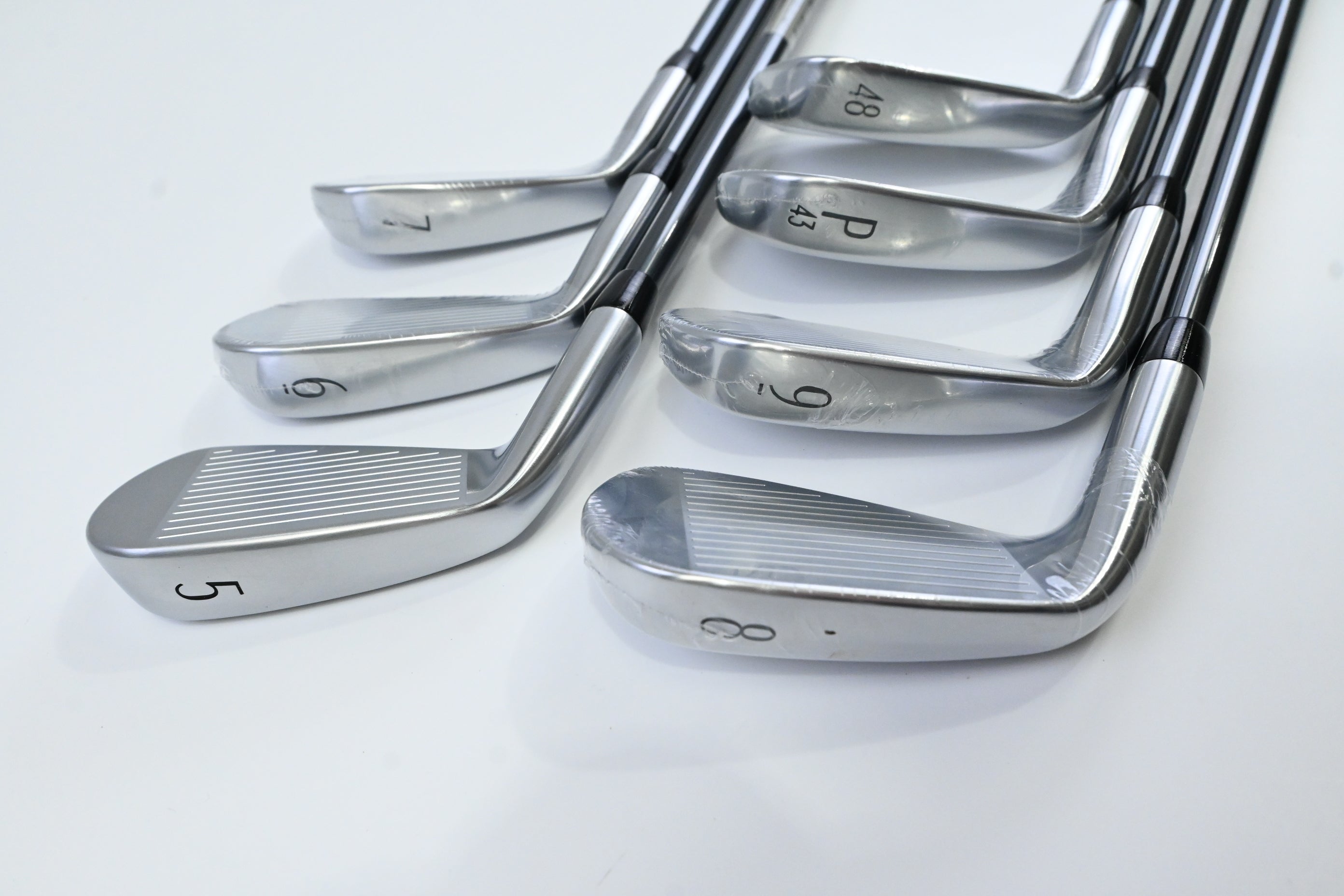 Titleist T250 2025 Irons / 5-PW+48° / Regular Flex MMT Speedmesh 85 Shafts