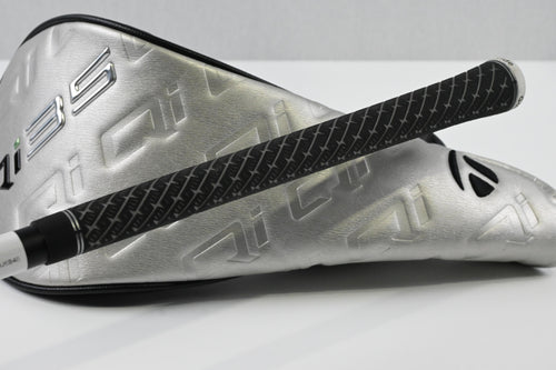 Taylormade Qi35 Driver / 12 Degree / Regular Flex Vanquish 4 Shaft