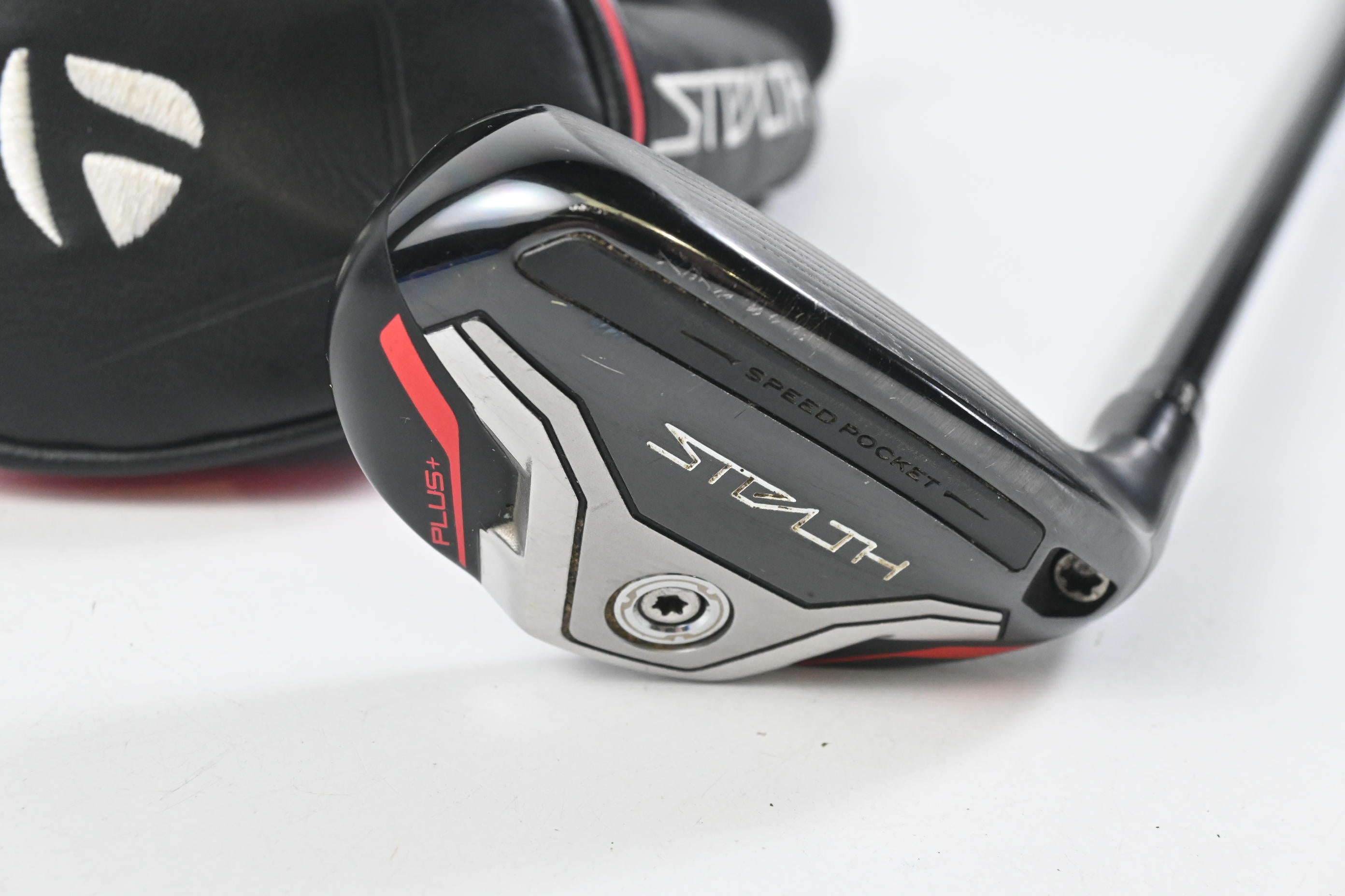 Taylormade Stealth Plus #4 Hybrid / 22 Degree / Stiff Flex HZRDUS Smoke Red RDX