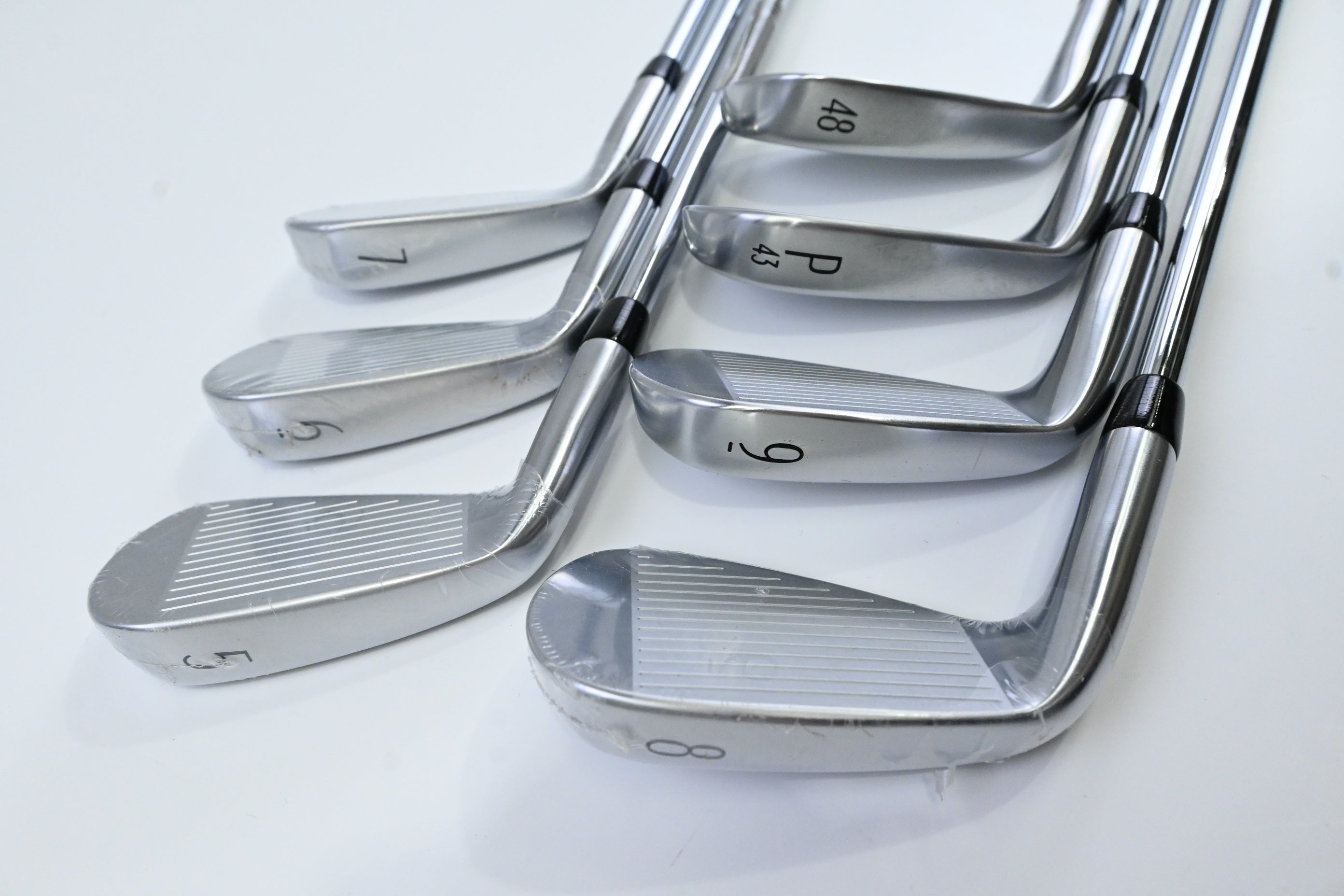 Titleist T250 2025 Irons / 5-PW+48° / Regular Flex AMT Black Shafts