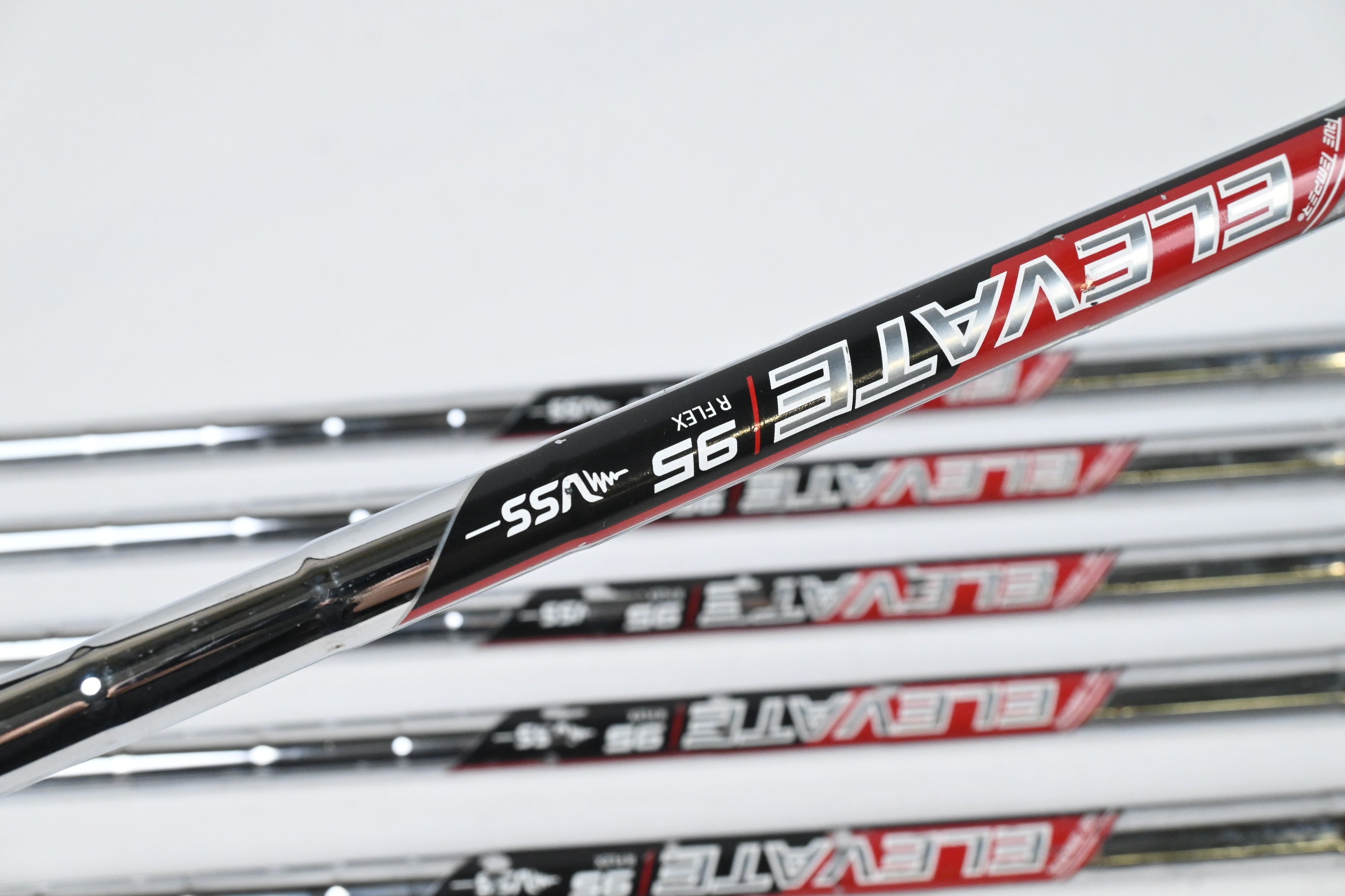 Taylormade SIM2 Max Irons / 5-PW / Regular Flex Elevate VSS 95 Steel Shafts