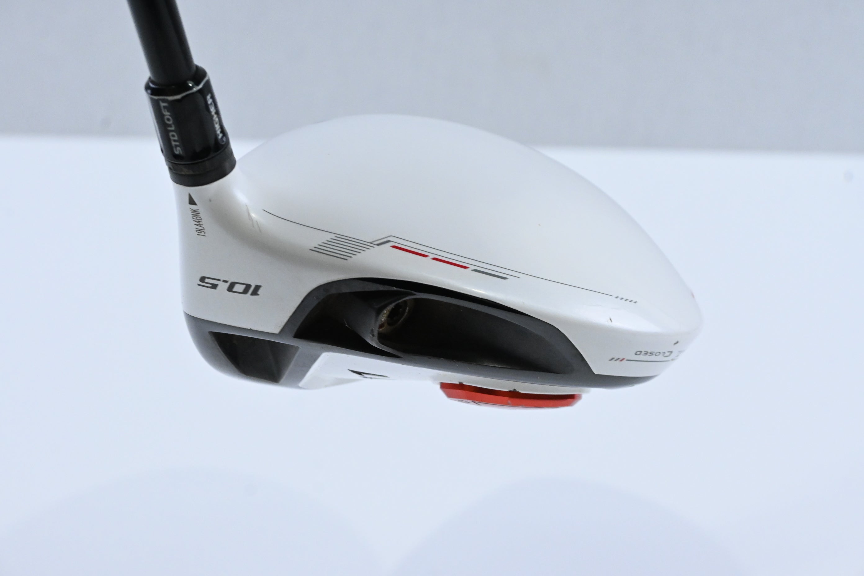 Taylormade R11 Driver / 10.5 Degree / Stiff Flex Fujikura Blur 60 Shaft