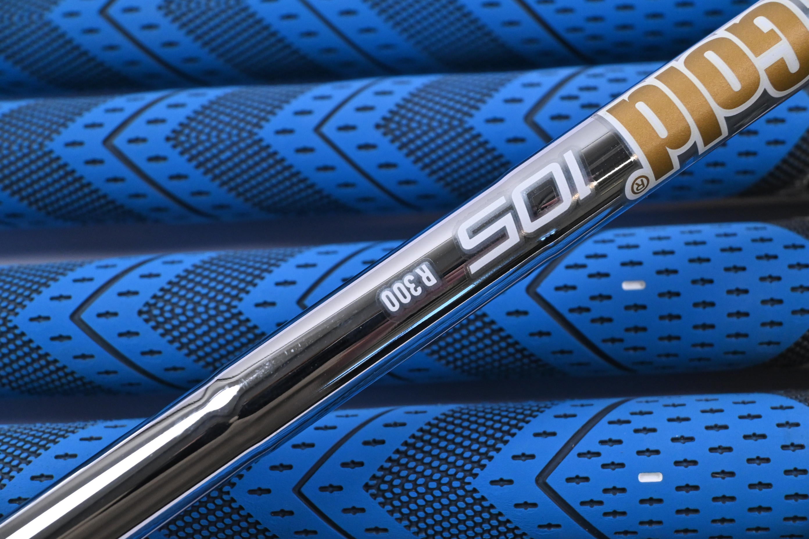 Mizuno JPX 923 Hot Metal Irons / 5-PW / Regular Flex Dynamic Gold 105 Shafts