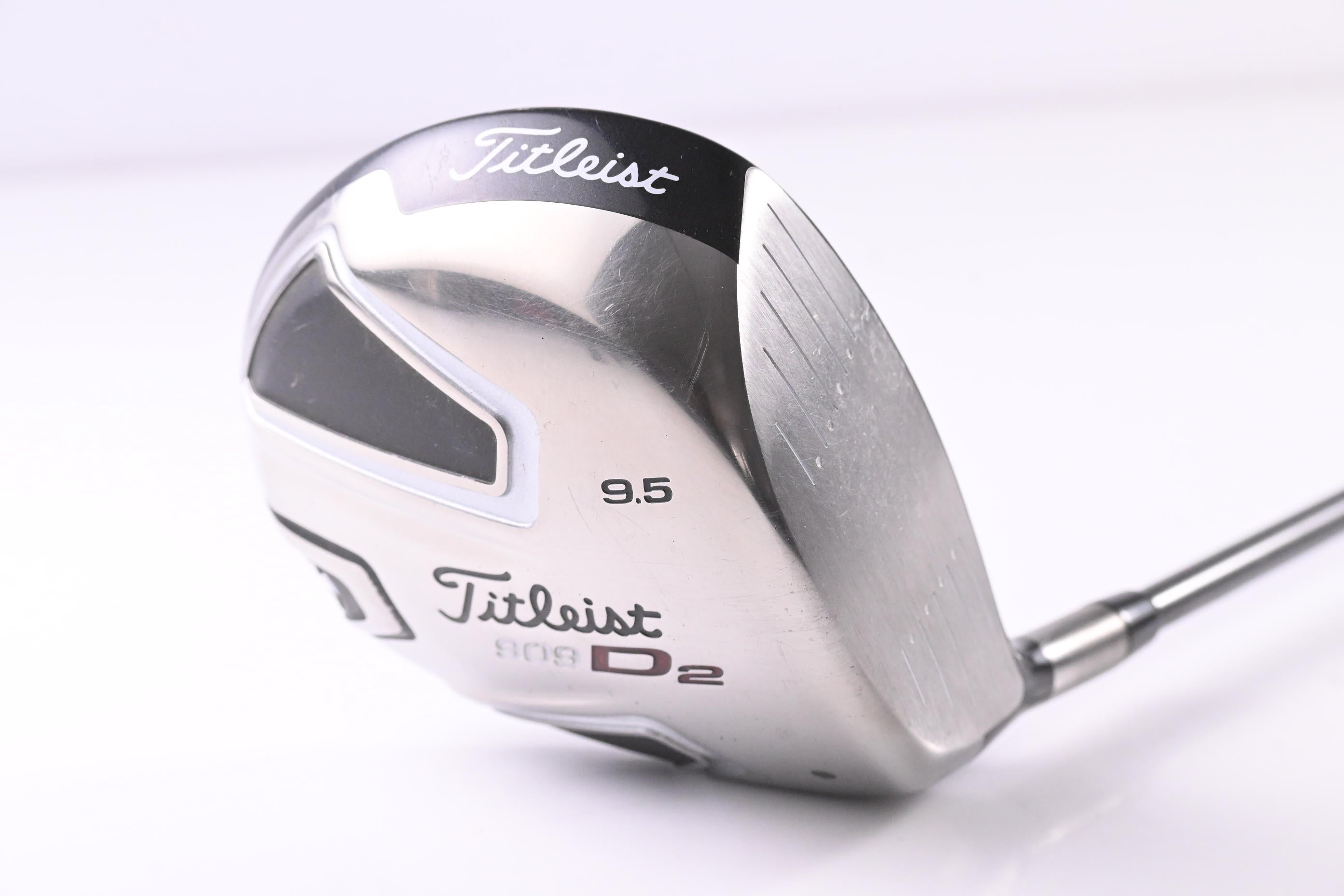 Titleist 909 D2 Driver / 9.5 Degree / Regular Flex Aldila XV Shaft