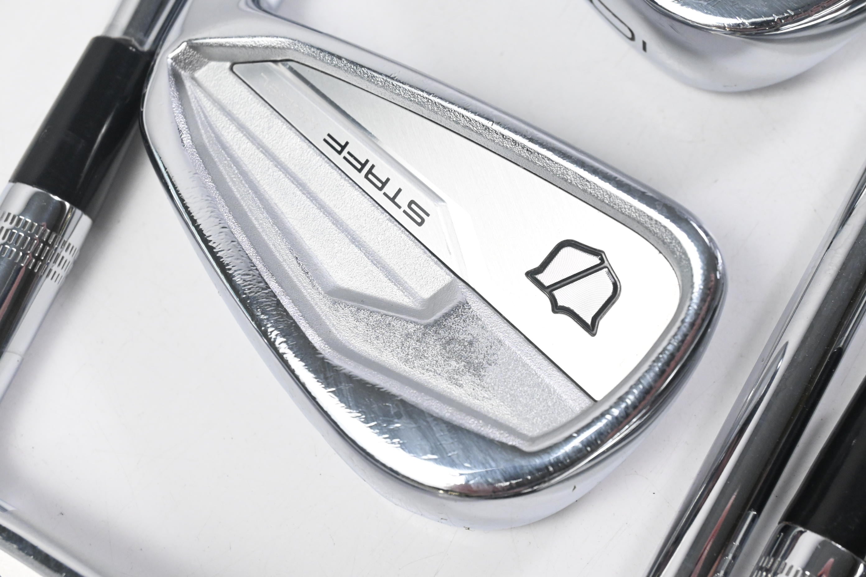 Wilson Staff Model 2024 CB Irons / 4-PW / Stiff Flex Dynamic Gold S300 MID 115
