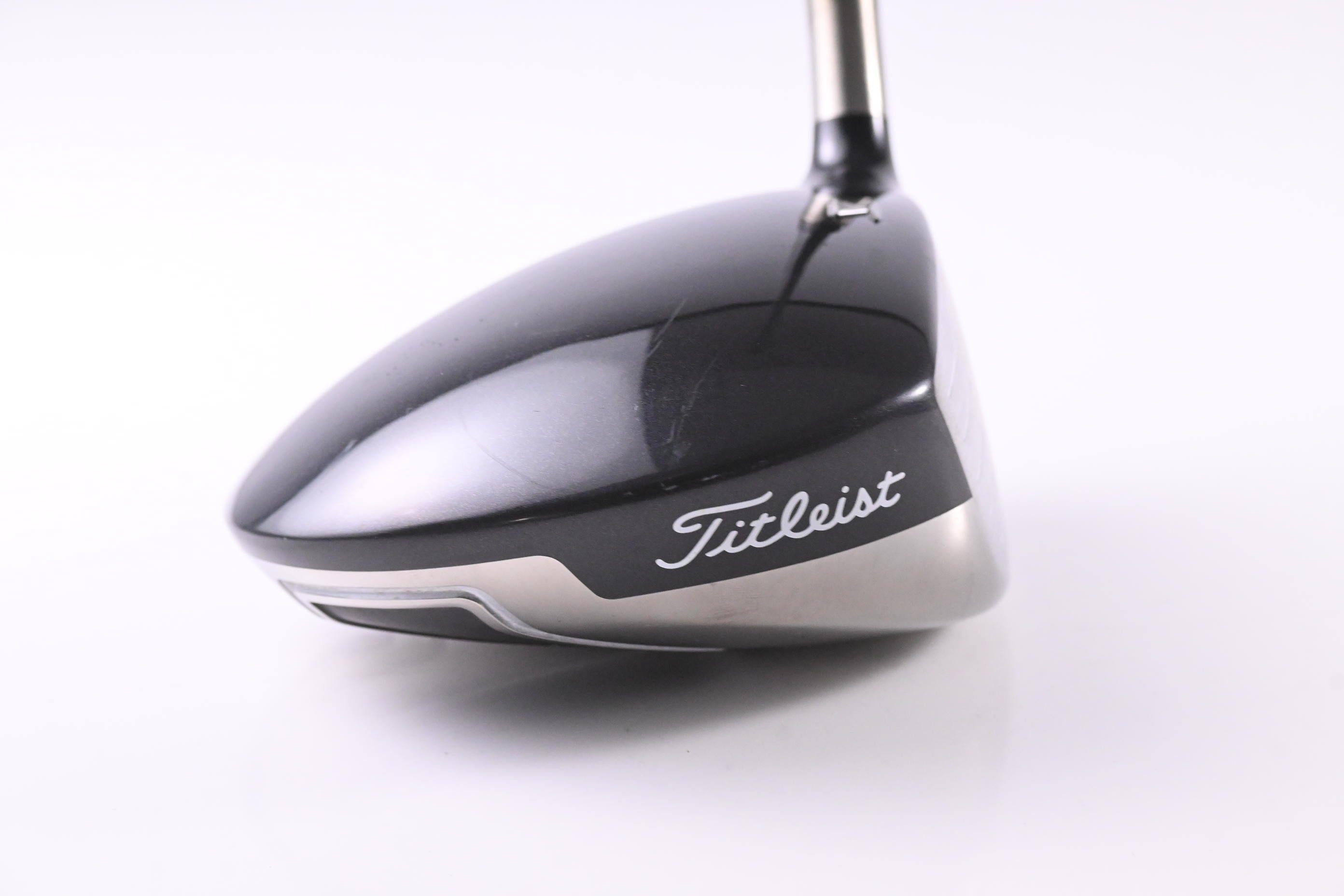 Titleist 909 D2 Driver / 9.5 Degree / Regular Flex Aldila XV Shaft