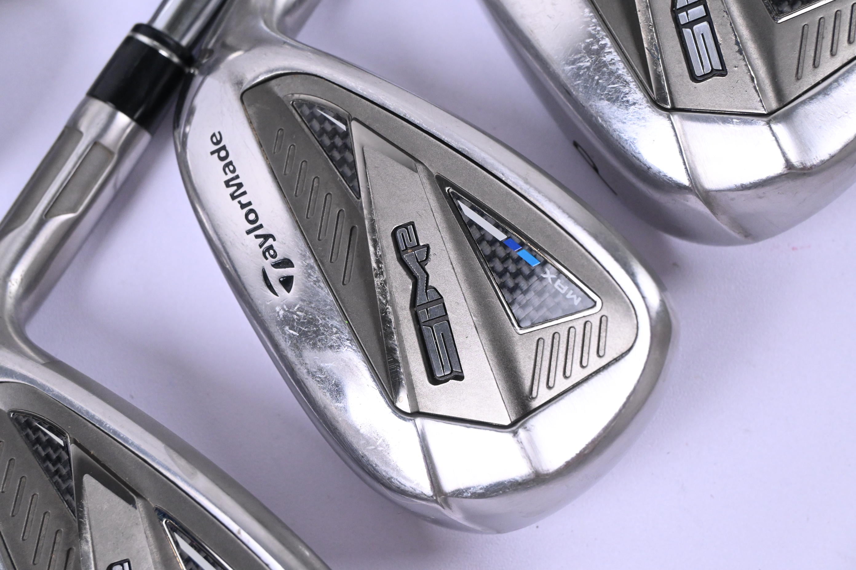 Taylormade SIM2 Max Irons / 5-PW+SW / Regular Flex KBS Max MT 85 Shafts