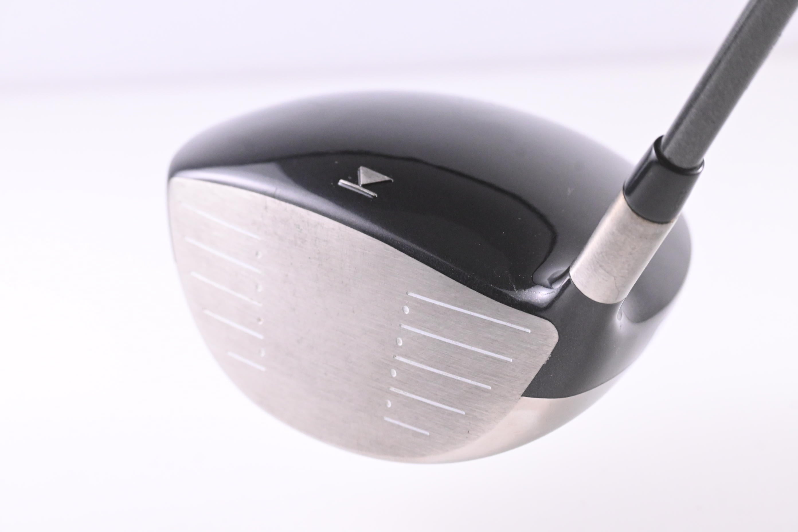 Titleist 909 D2 Driver / 9.5 Degree / Regular Flex Aldila XV Shaft