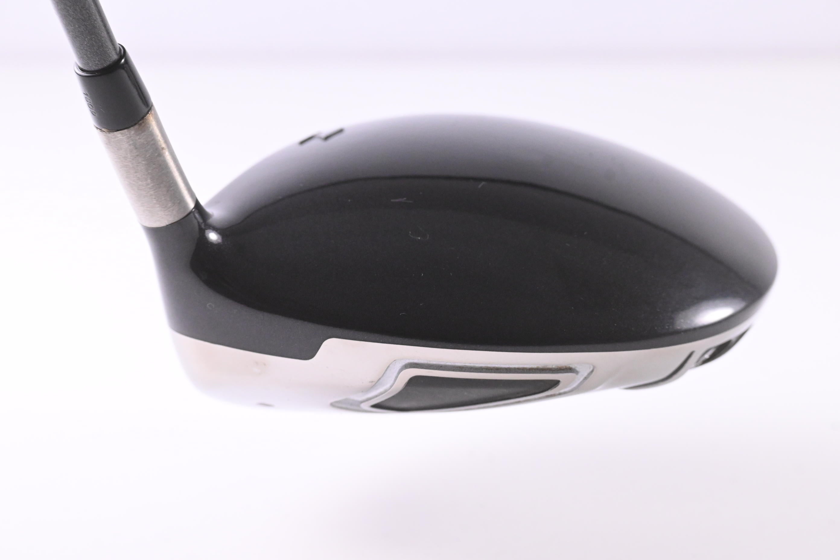 Titleist 909 D2 Driver / 9.5 Degree / Regular Flex Aldila XV Shaft