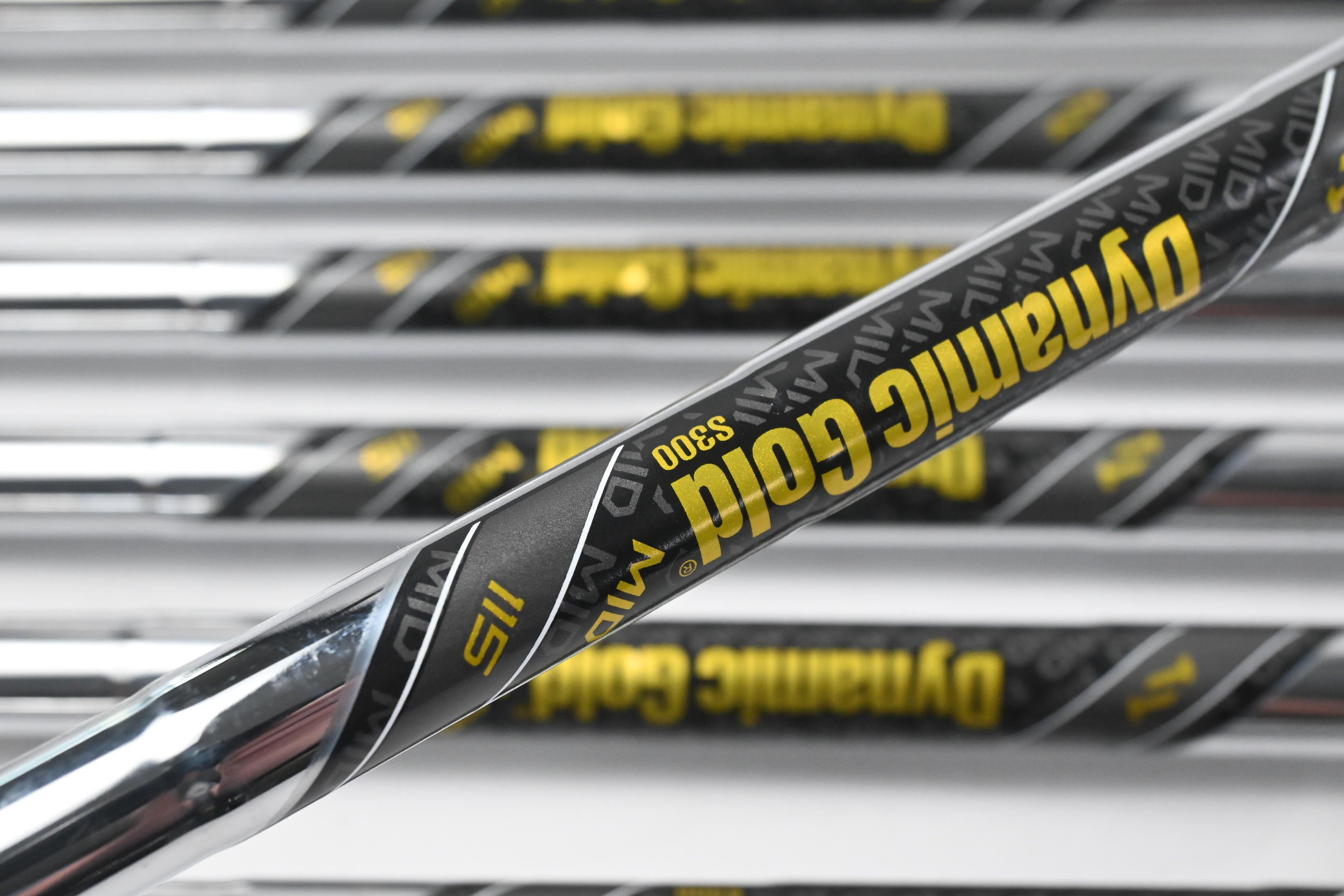 Wilson Staff Model 2024 CB Irons / 4-PW / Stiff Flex Dynamic Gold S300 MID 115