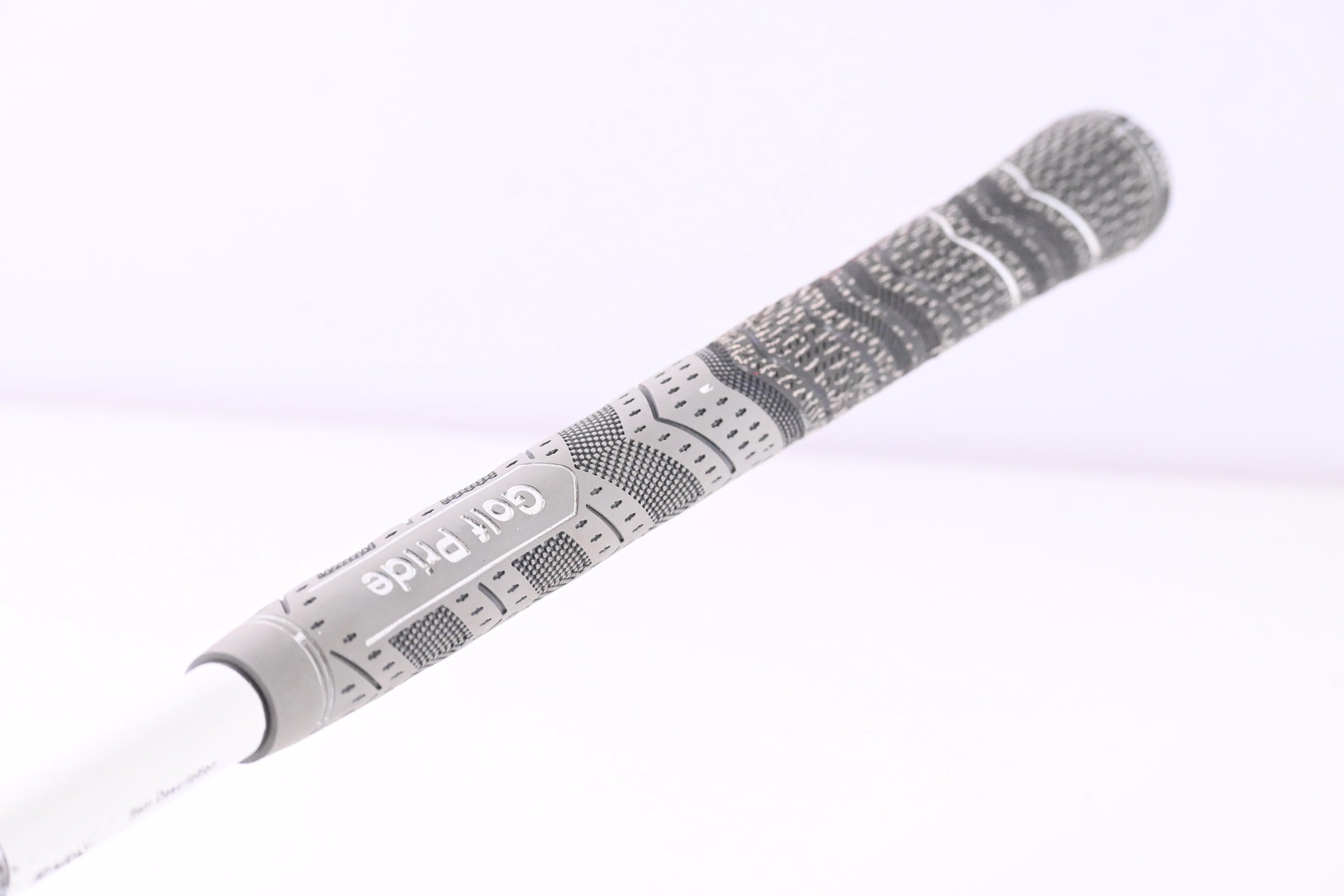 Titleist 816 H2 #3 Hybrid / 21 Degree / Stiff Flex Aldila Rogue Silver 85 Shaft