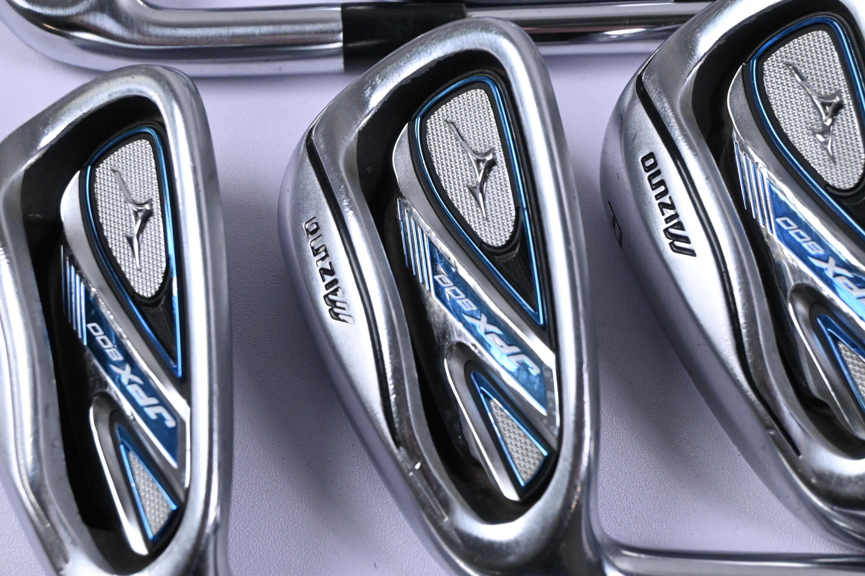 Left Hand Mizuno JPX 800 Irons / 4-PW+SW / Regular Flex Dynalite Gold XP Shafts