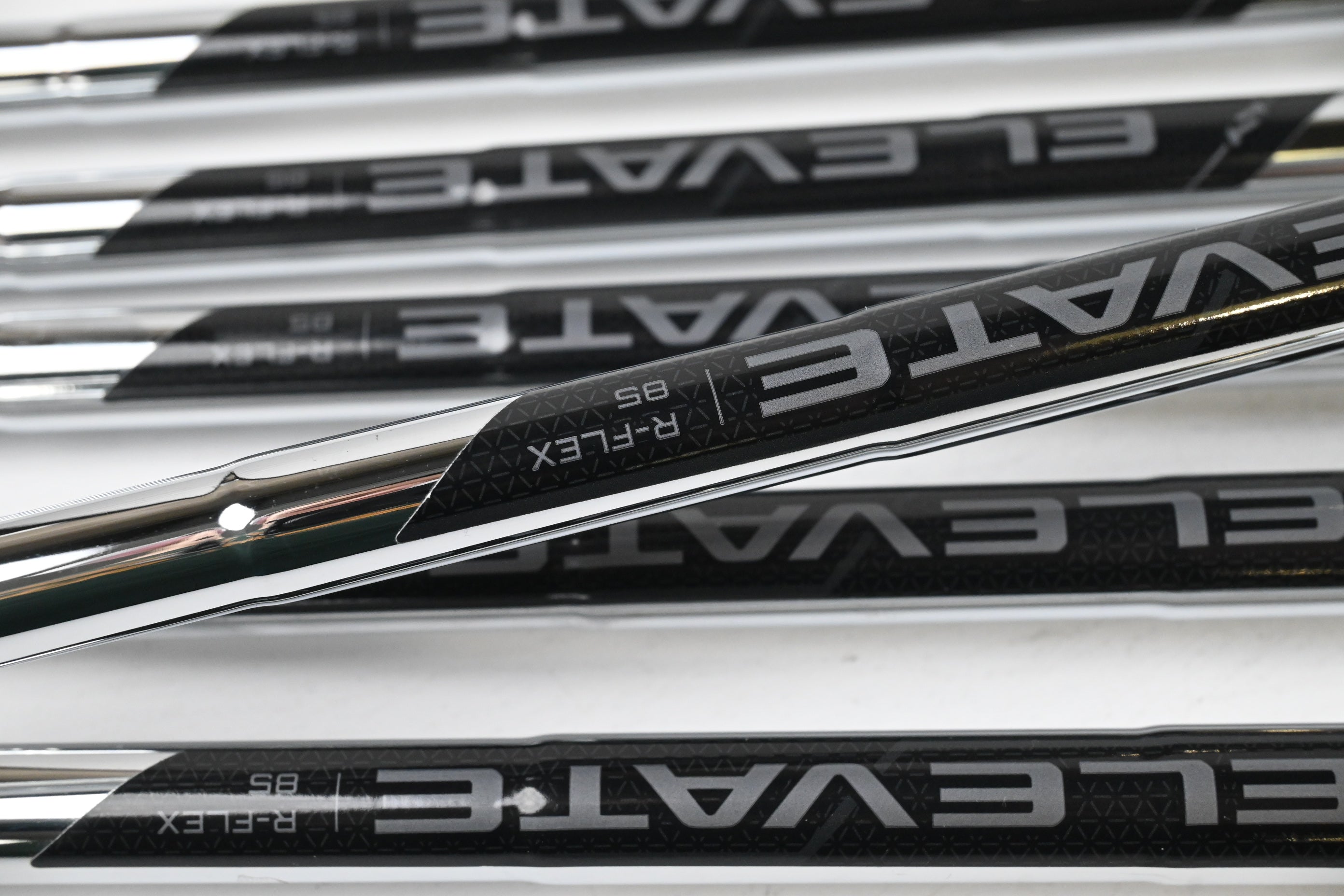 Callaway Quantum Max OS Irons / 5-PW / Regular Flex Elevate 85 Shafts