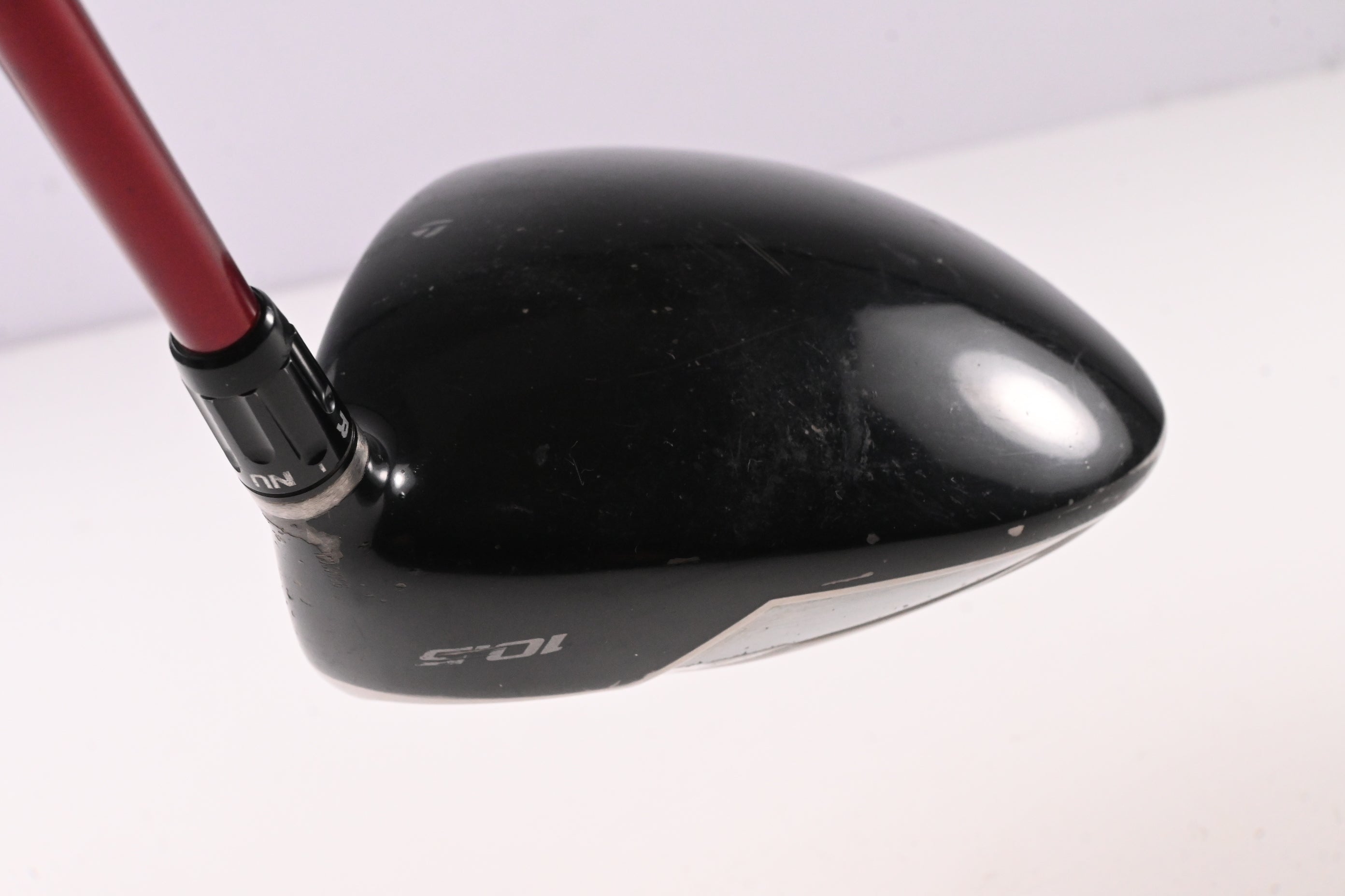 Taylormade R9 460 Driver / 10.5 Degree / Stiff Flex Fujikura Motore 70 Shaft