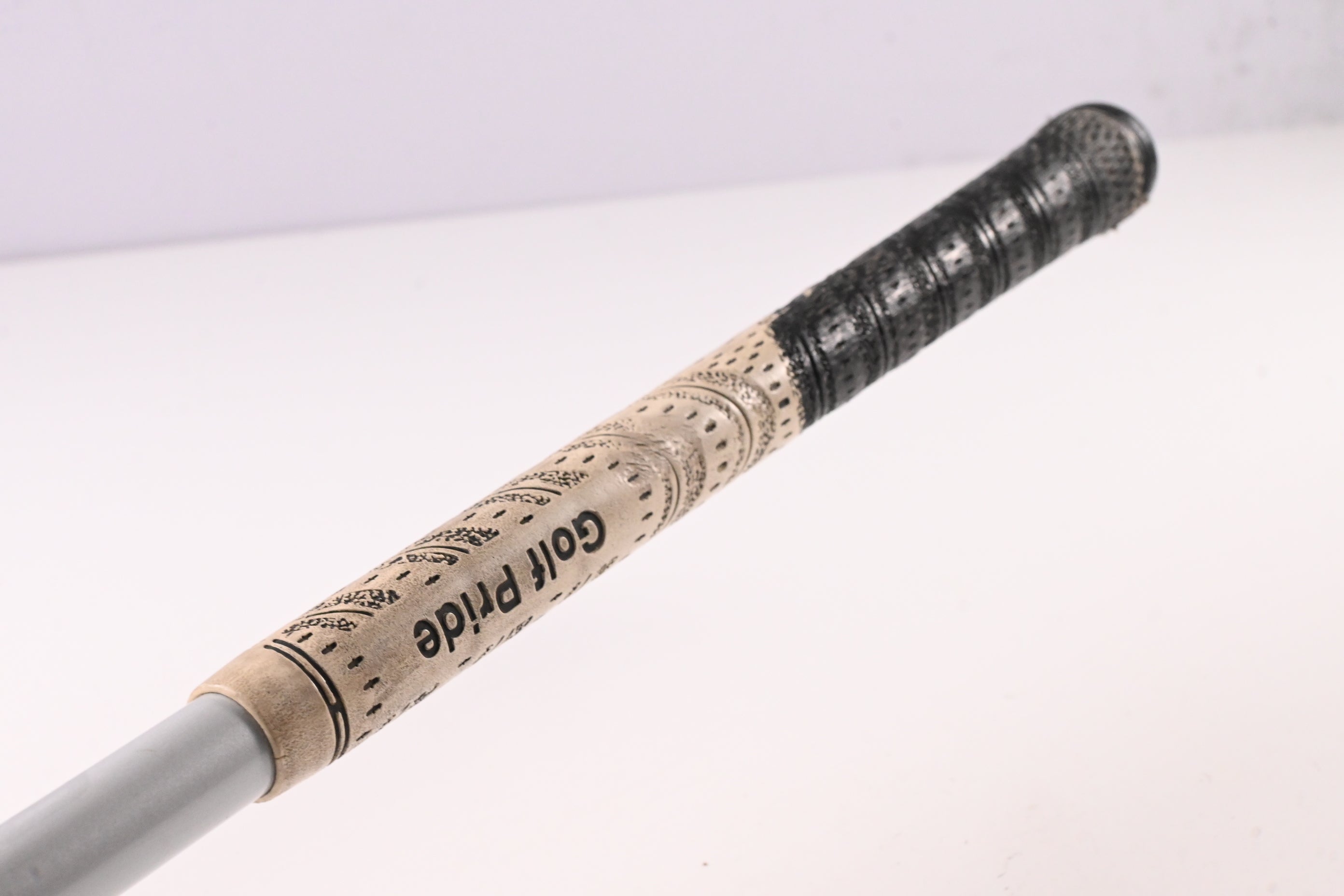 Taylormade R9 460 Driver / 10.5 Degree / Stiff Flex Fujikura Motore 70 Shaft