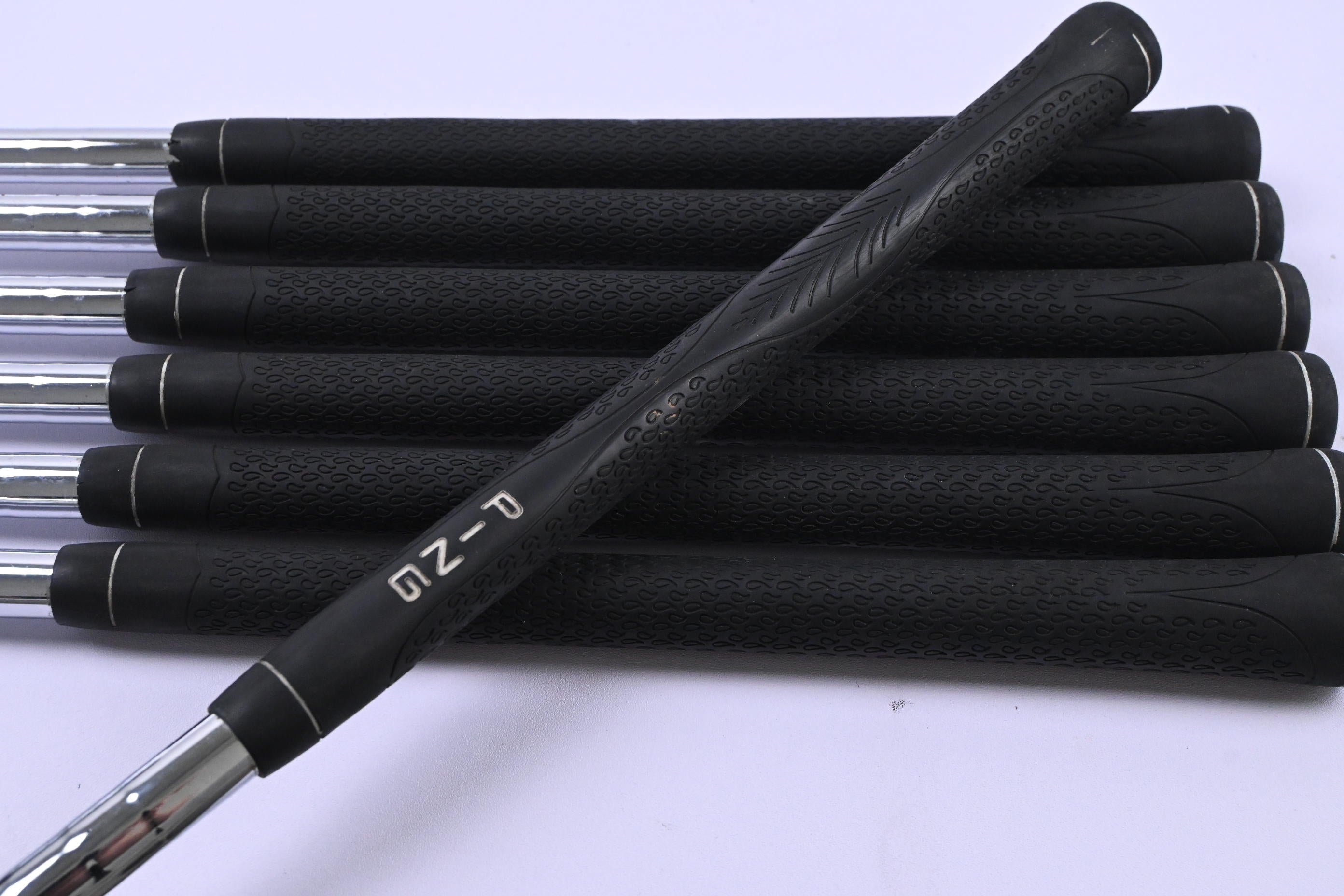Ping G10 Irons / 4-PW / Blue Dot / Regular Flex Ping AWT Shafts