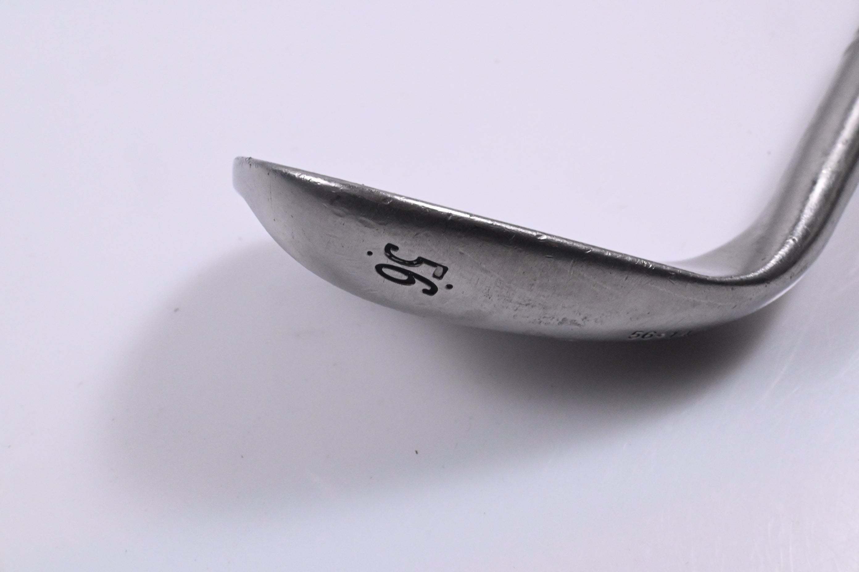 Wilson FG Tour Traction Control Sand Wedge / 56 Degree / Regular Flex Aldila VS