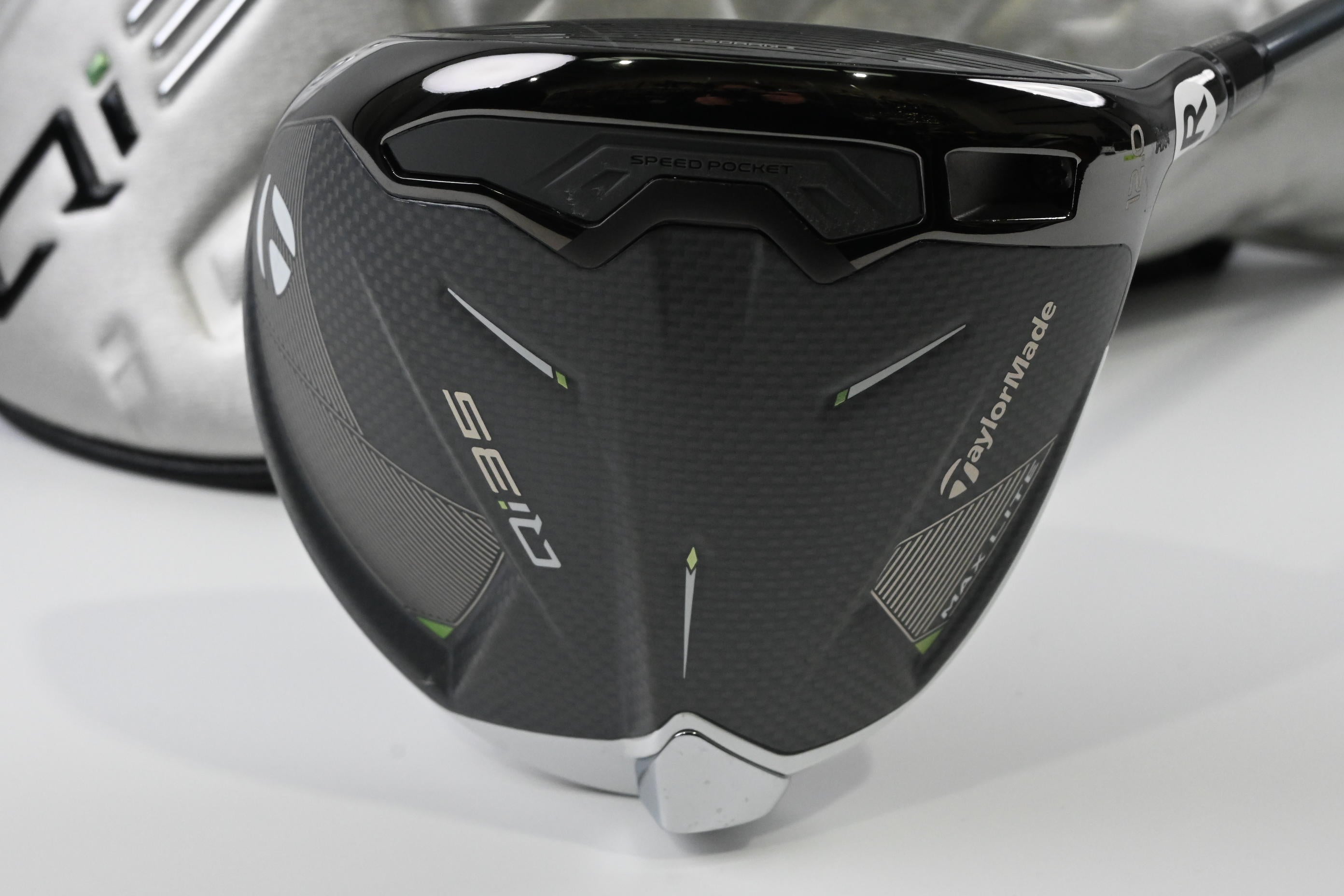 Taylormade Qi35 Max Lite Driver / 12 Degree / Regular Flex Fujikura Pro 56 XLR8