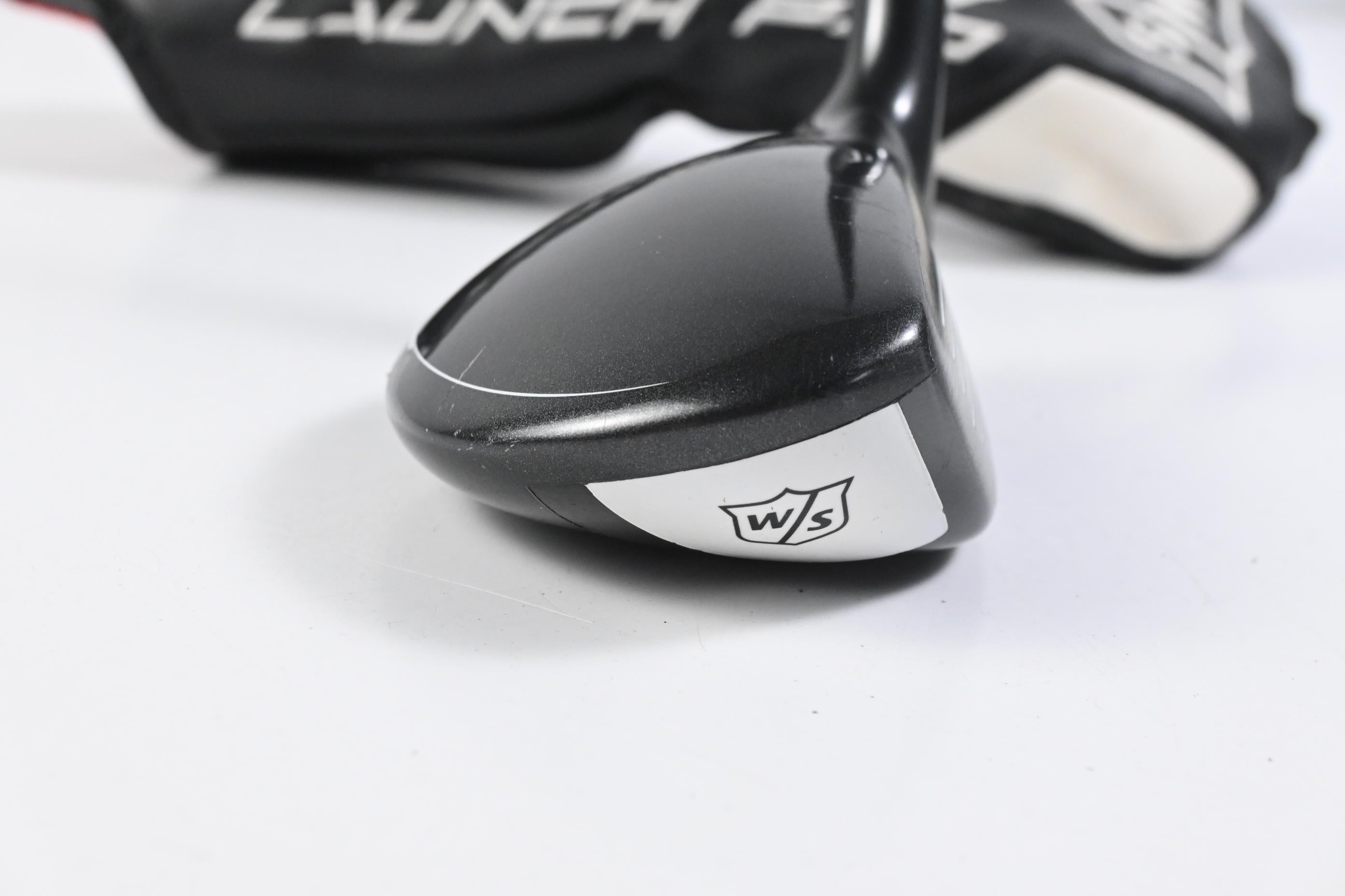 Wilson Launch Pad #3 Hybrid / 19.5 Degree / Regular Flex Helium Black 66 Shaft