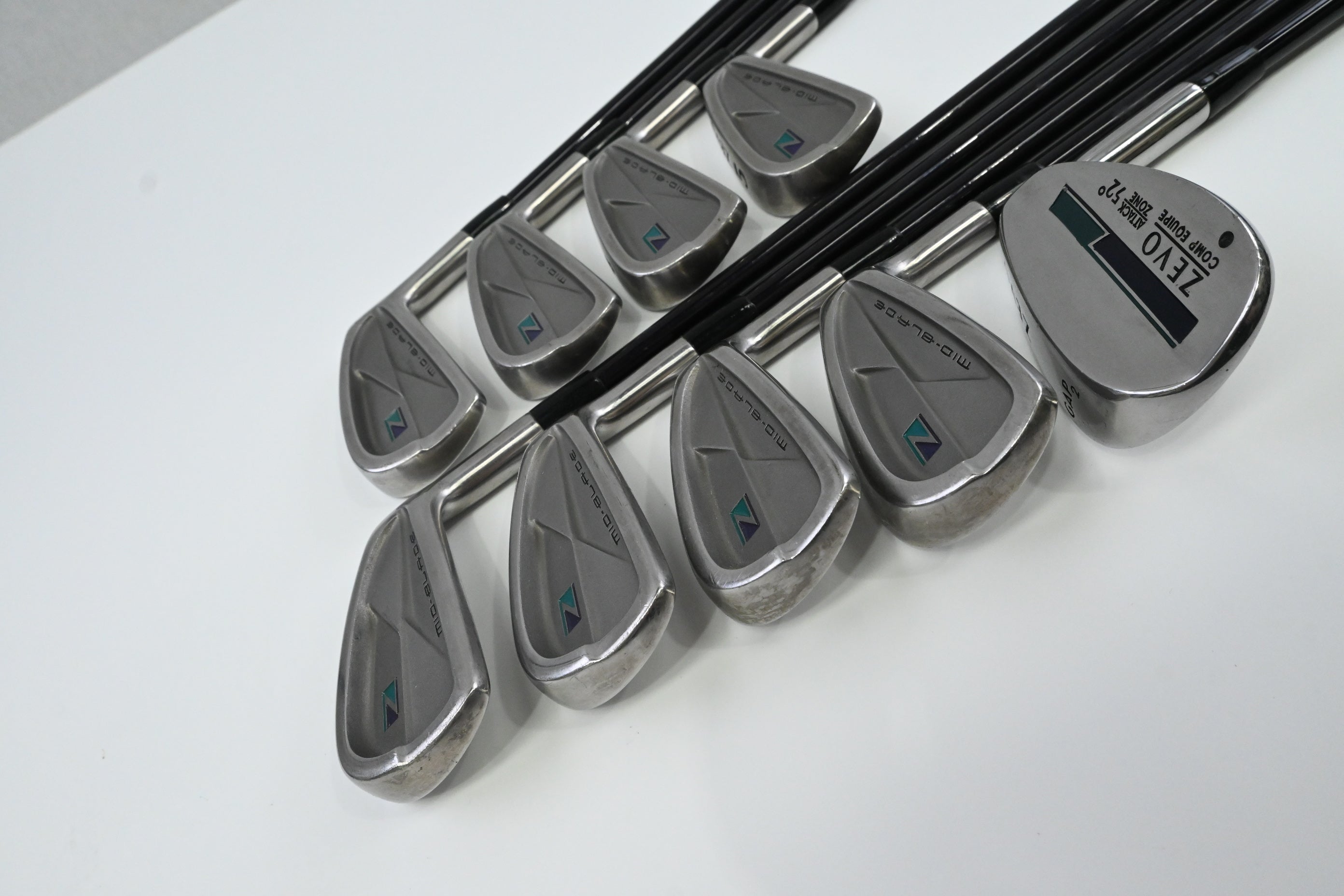 Zevo Mid-Blade Irons / 2-9+GW / Stiff Flex Zevo System Fit Graphite 9 Shafts