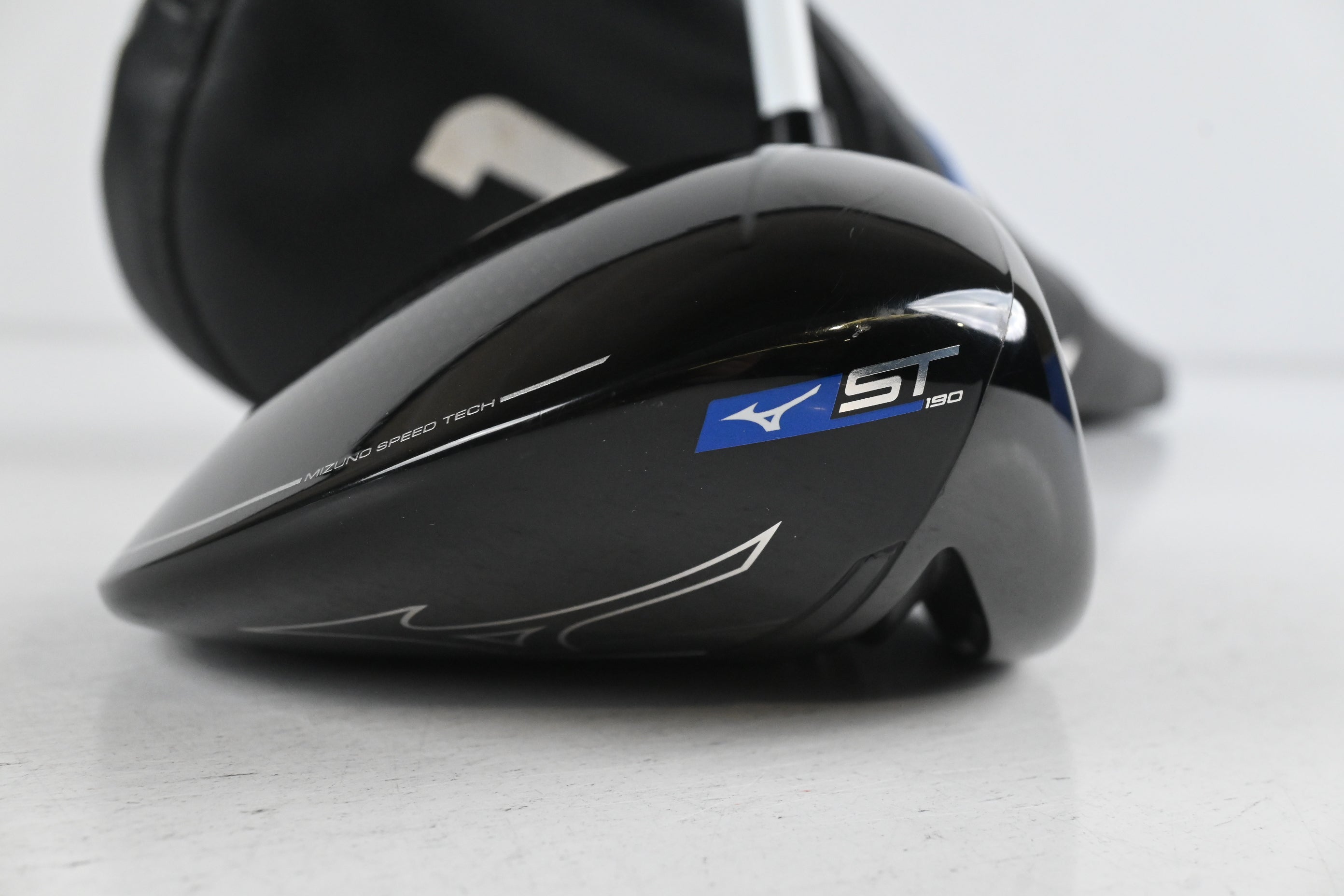 Mizuno ST190 Driver / 10.5 Degree / Stiff Flex Fujikura Atmos White 6 Shaft